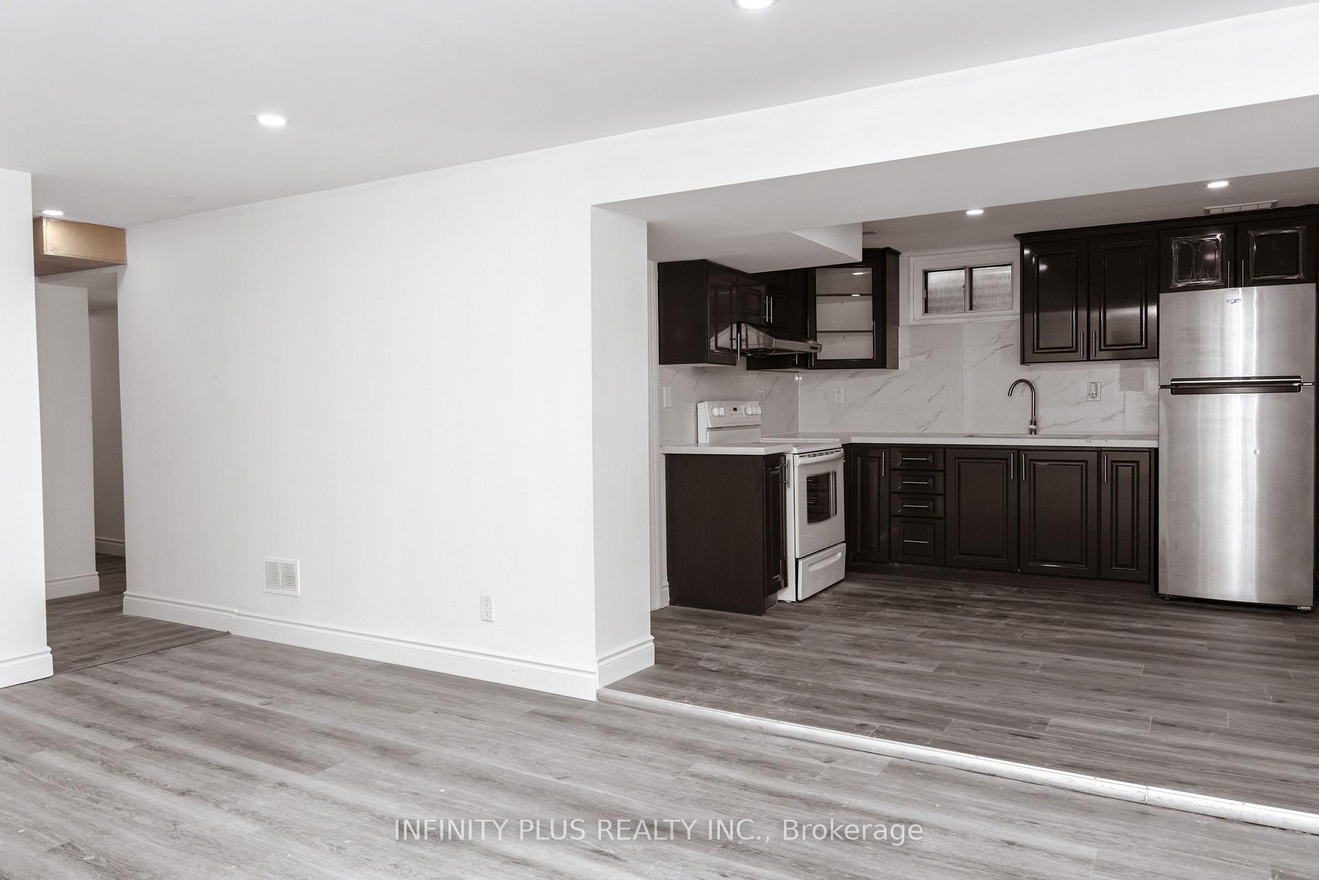 Photo 14 of 31 Autumn Boulevard, Brampton, Avondale — HOMEH