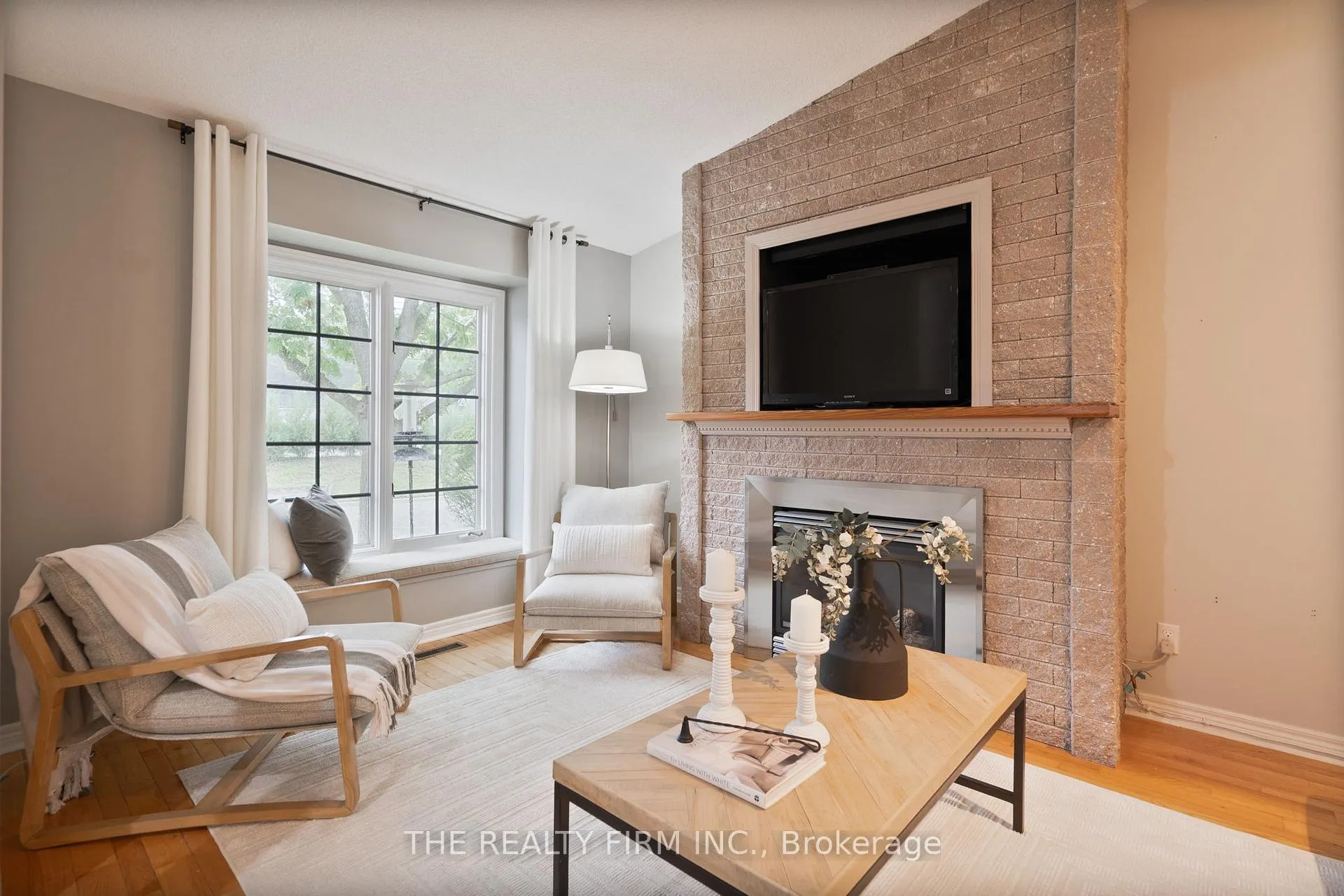 Photo 4 of Unit 7, 1241 Hamilton Road, London, East P — HOMEH
