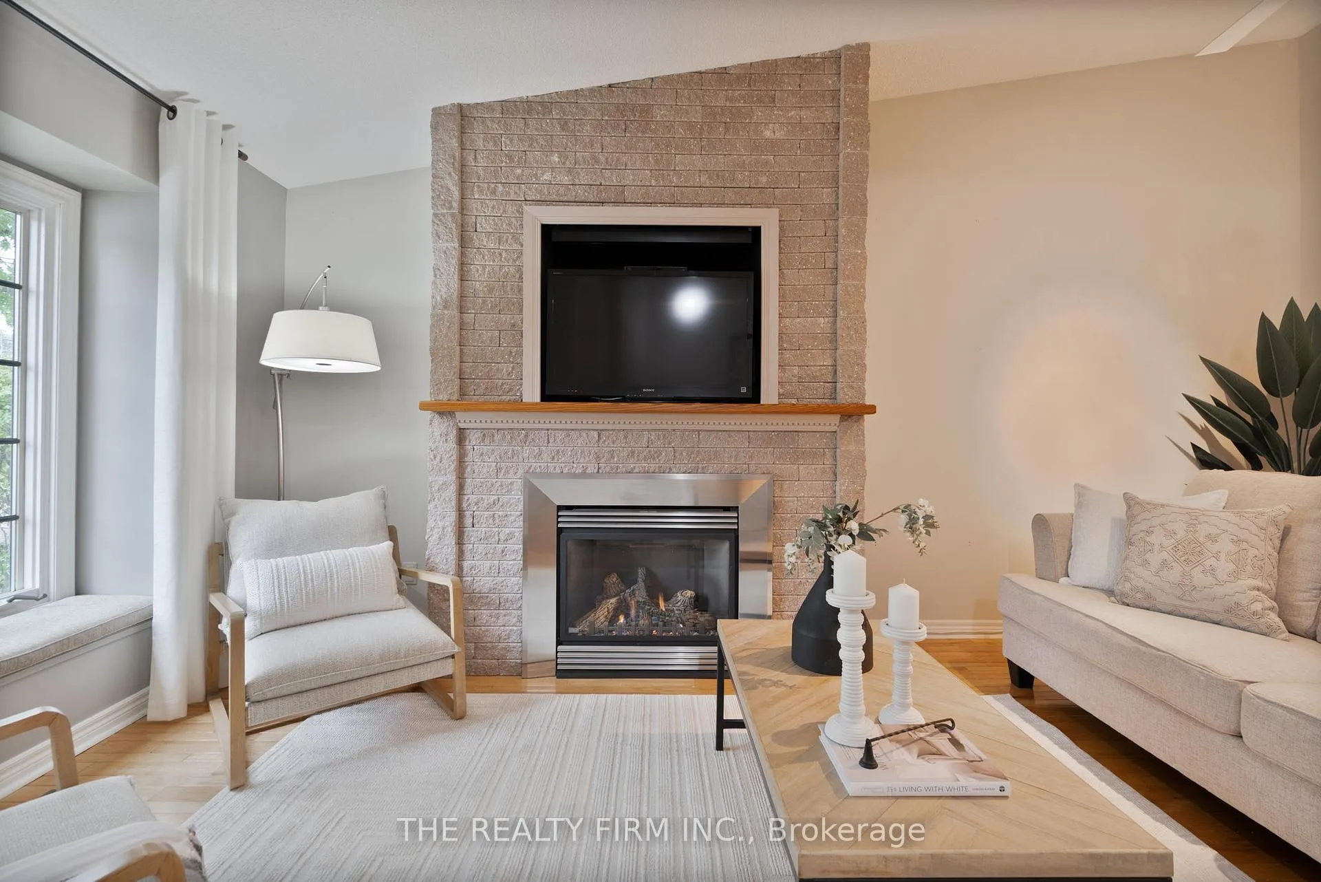 Photo 6 of Unit 7, 1241 Hamilton Road, London, East P — HOMEH