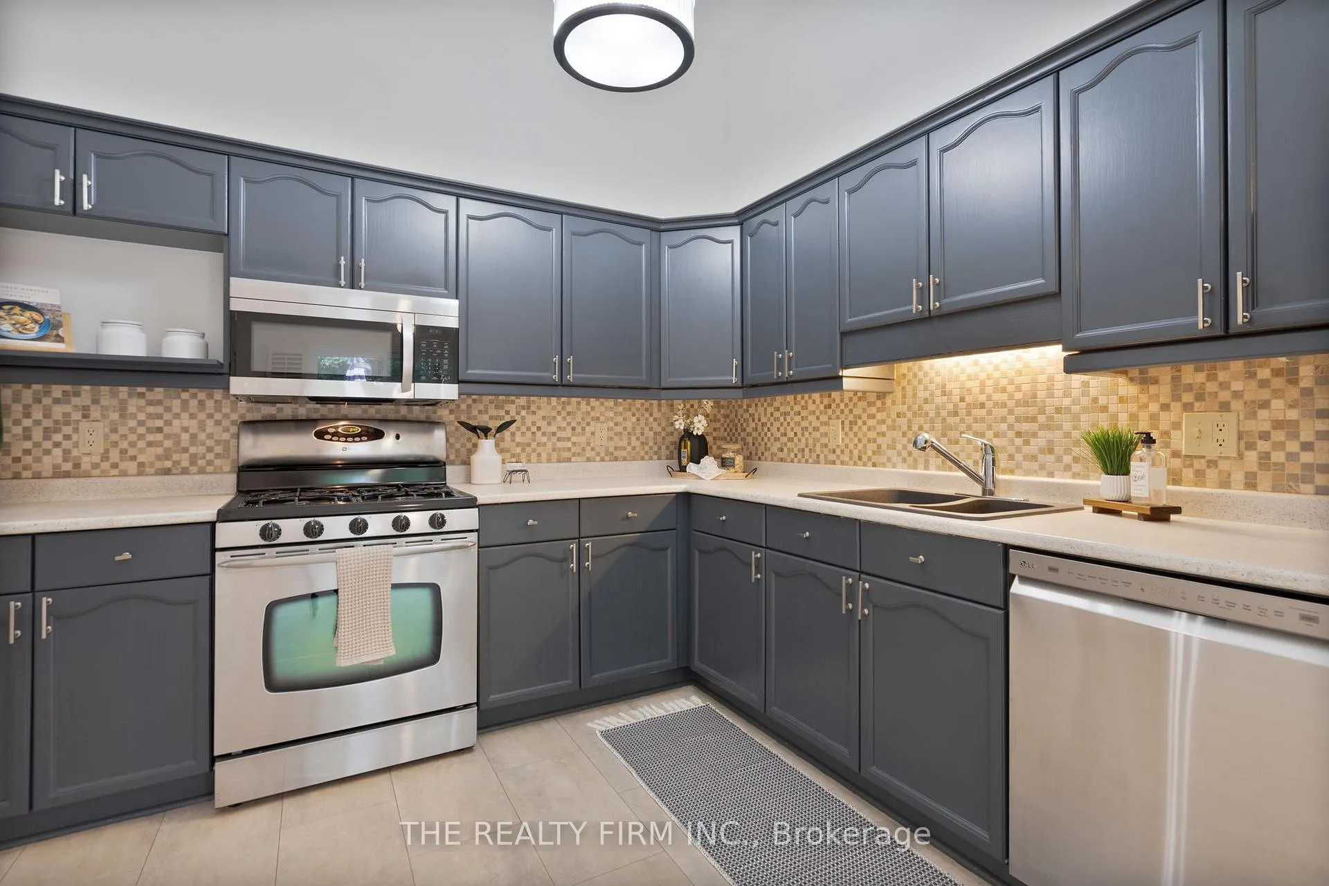 Photo 10 of Unit 7, 1241 Hamilton Road, London, East P — HOMEH