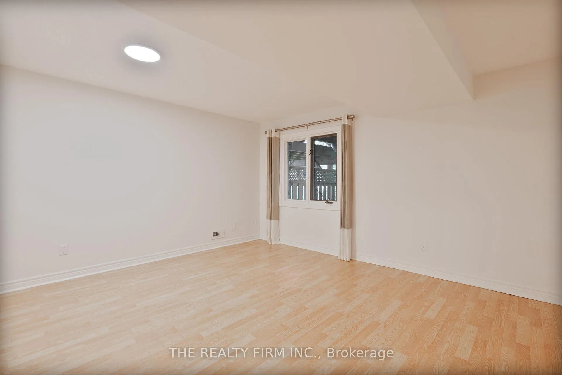Photo 18 of Unit 7, 1241 Hamilton Road, London, East P — HOMEH