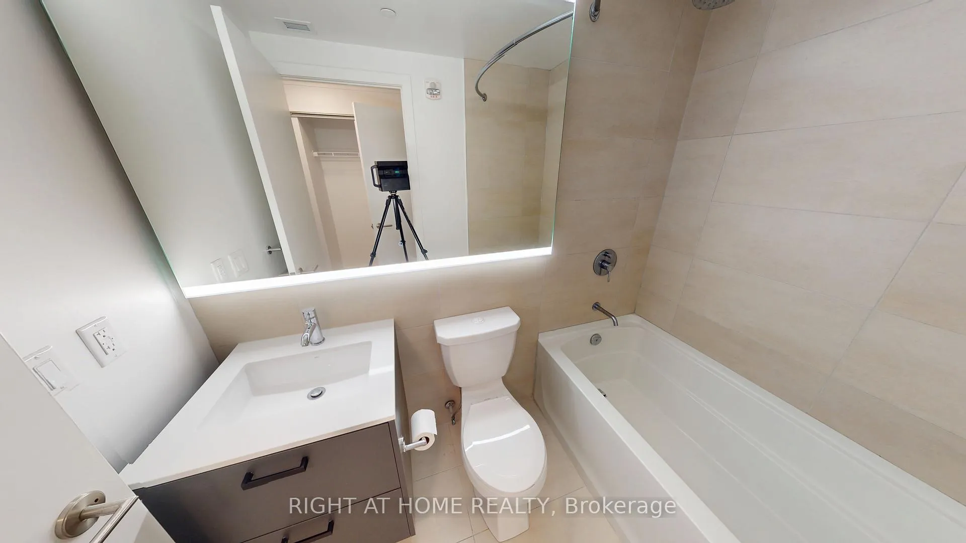 Photo 6 of Unit 314, 1331 Queen Street E, Toronto, Greenwood-Coxwell — HOMEH