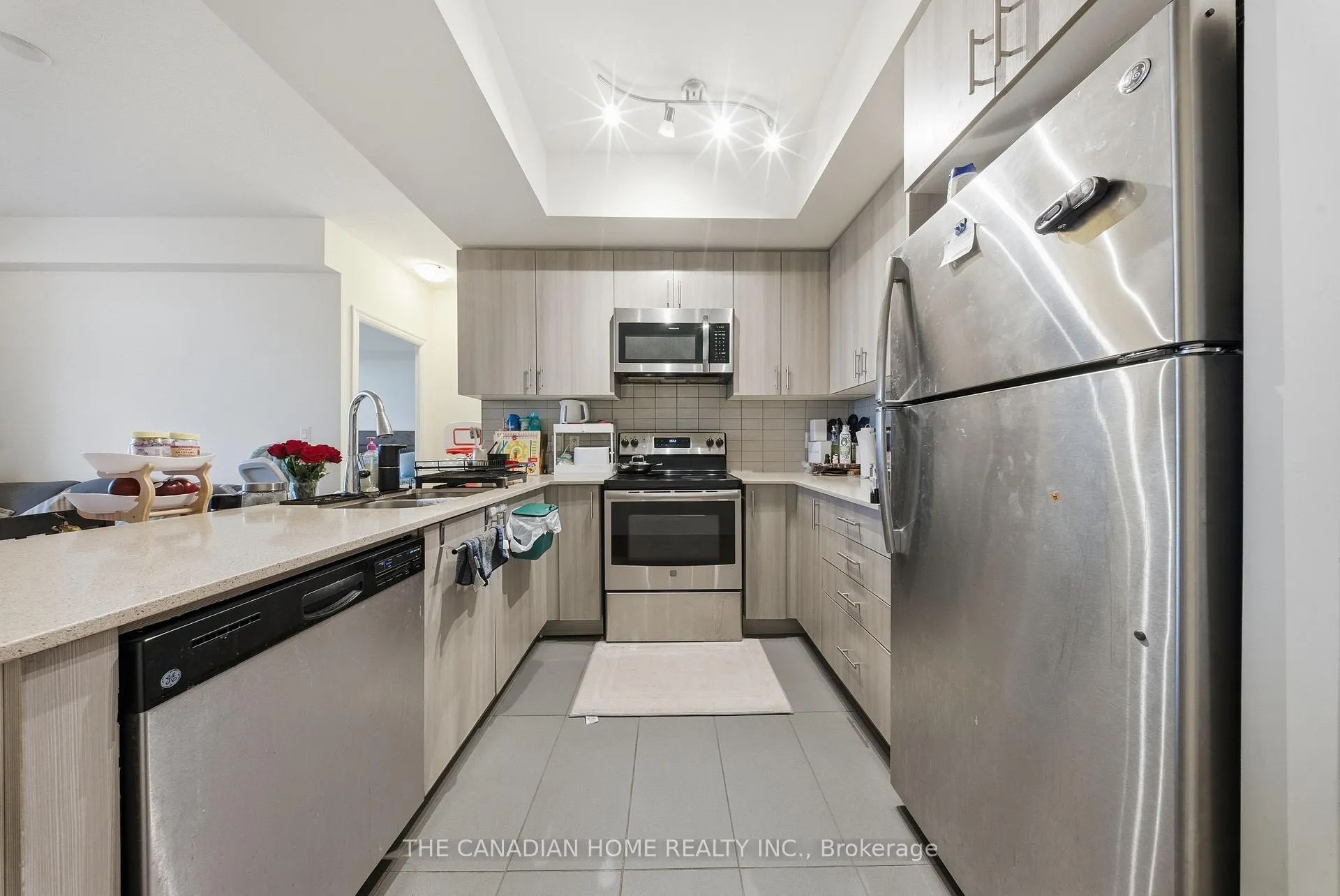 Photo 4 of Unit 707, 560 North Service Road, Grimsby, Grimsby Beach — HOMEH