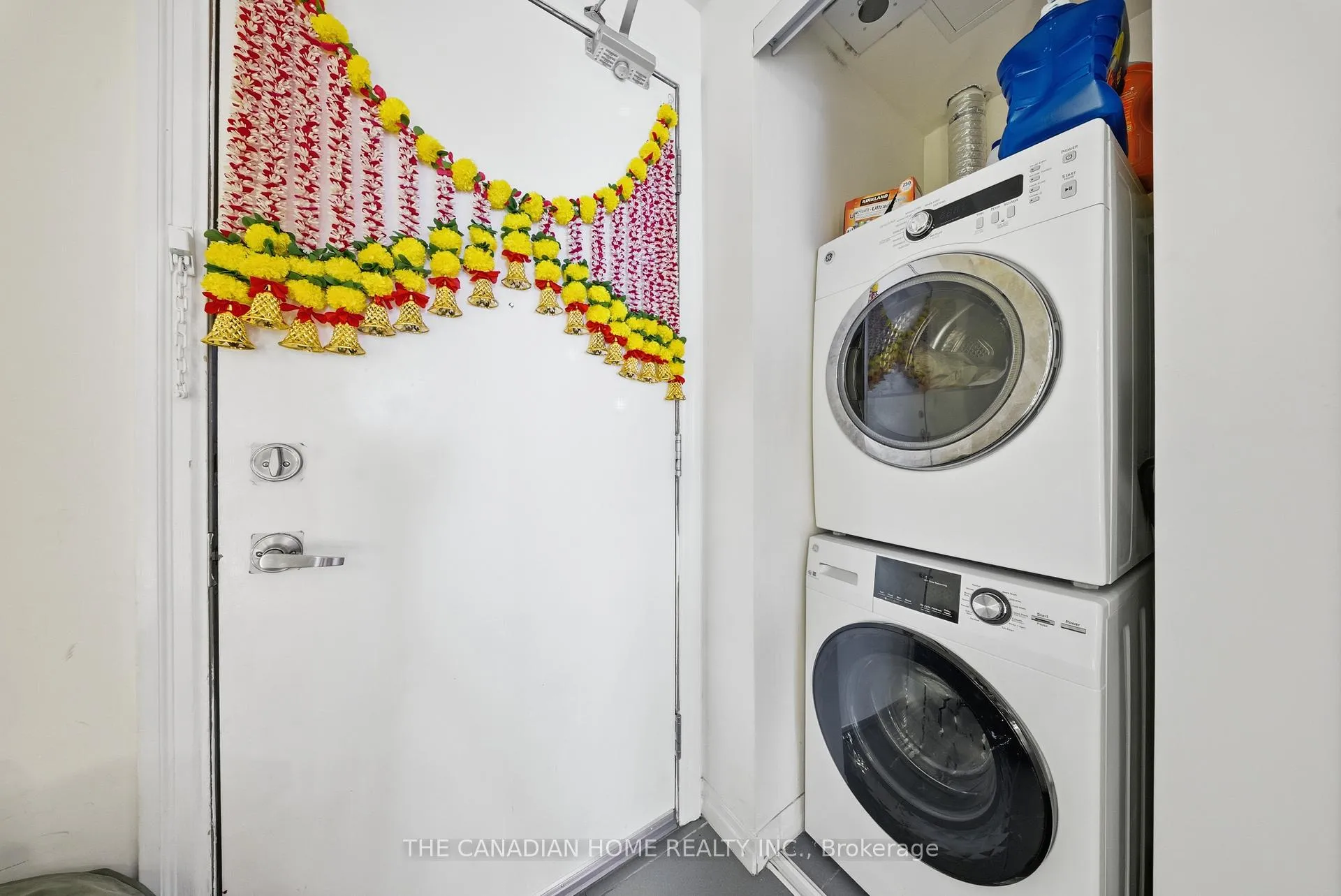 Photo 11 of Unit 707, 560 North Service Road, Grimsby, Grimsby Beach — HOMEH
