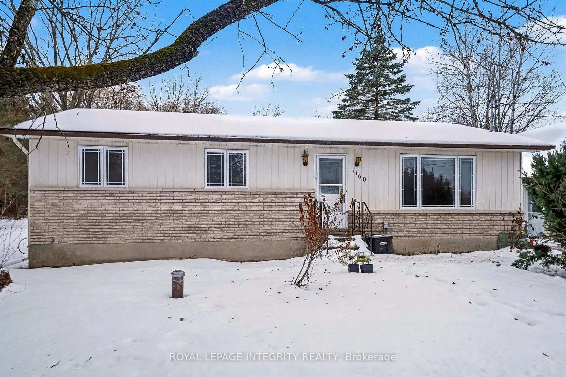 Photo 2 of 1160 Barnett Drive, Ottawa, Cumberland Village — HOMEH