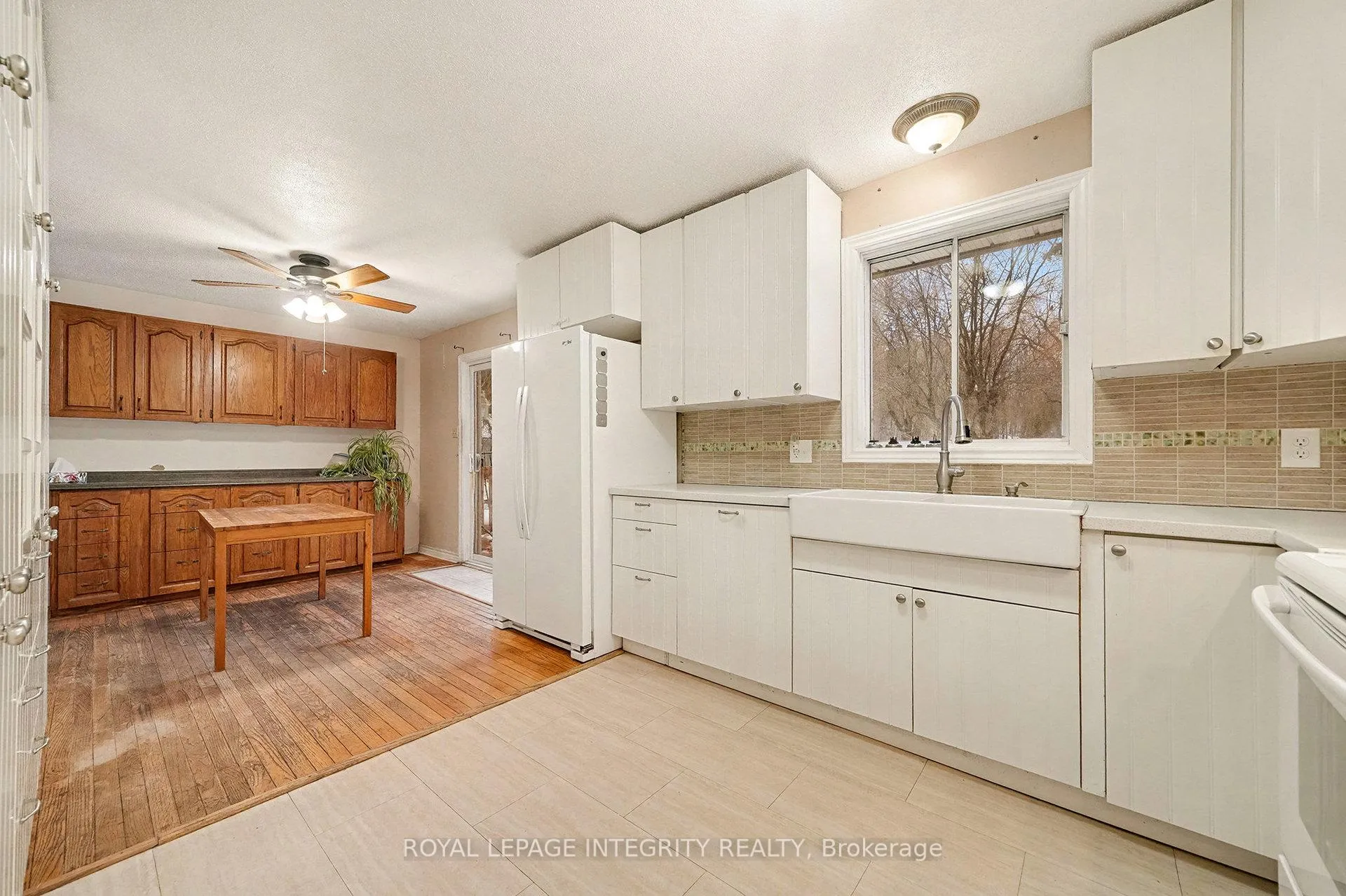Photo 6 of 1160 Barnett Drive, Ottawa, Cumberland Village — HOMEH