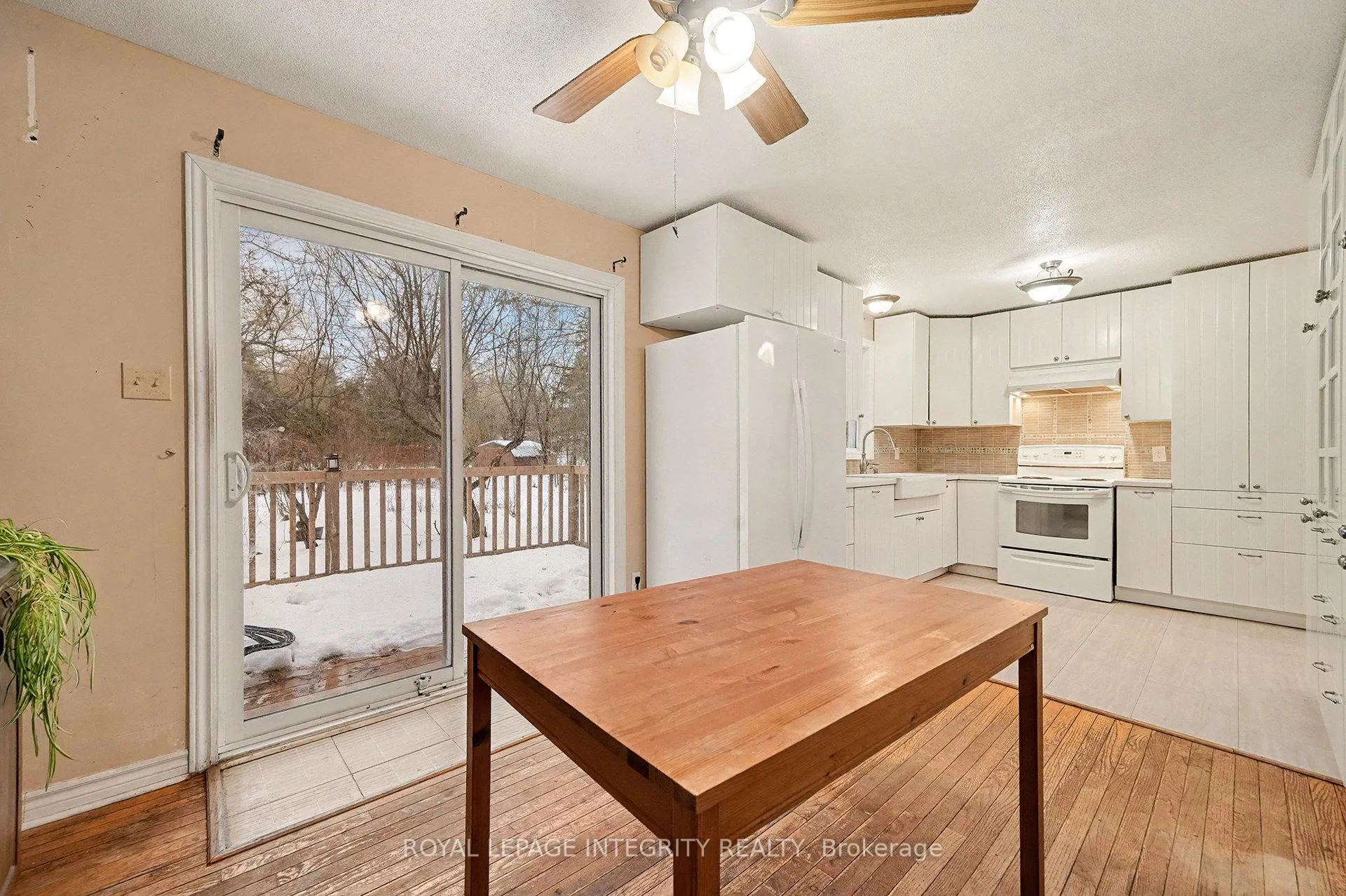 Photo 7 of 1160 Barnett Drive, Ottawa, Cumberland Village — HOMEH