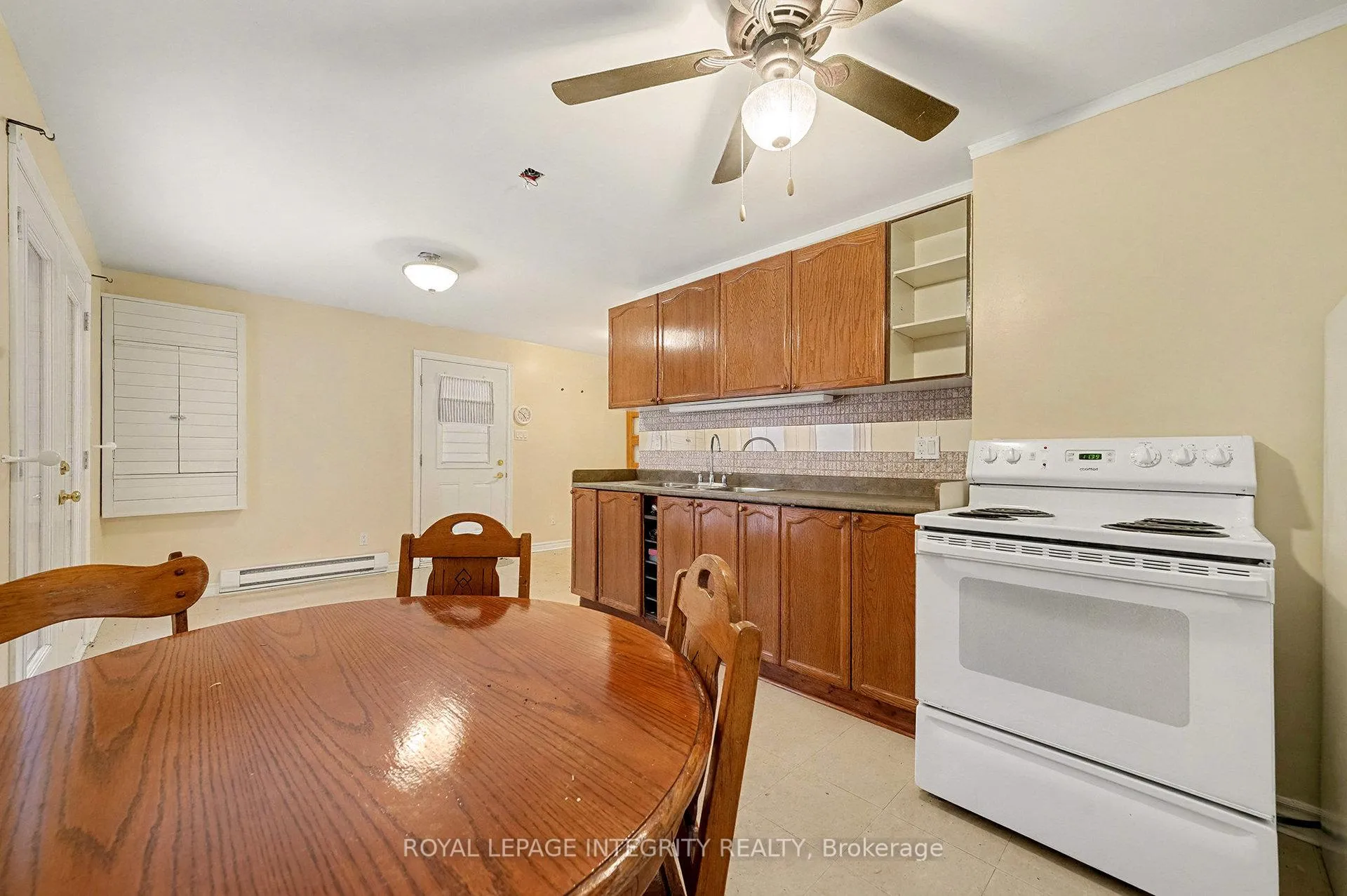 Photo 15 of 1160 Barnett Drive, Ottawa, Cumberland Village — HOMEH