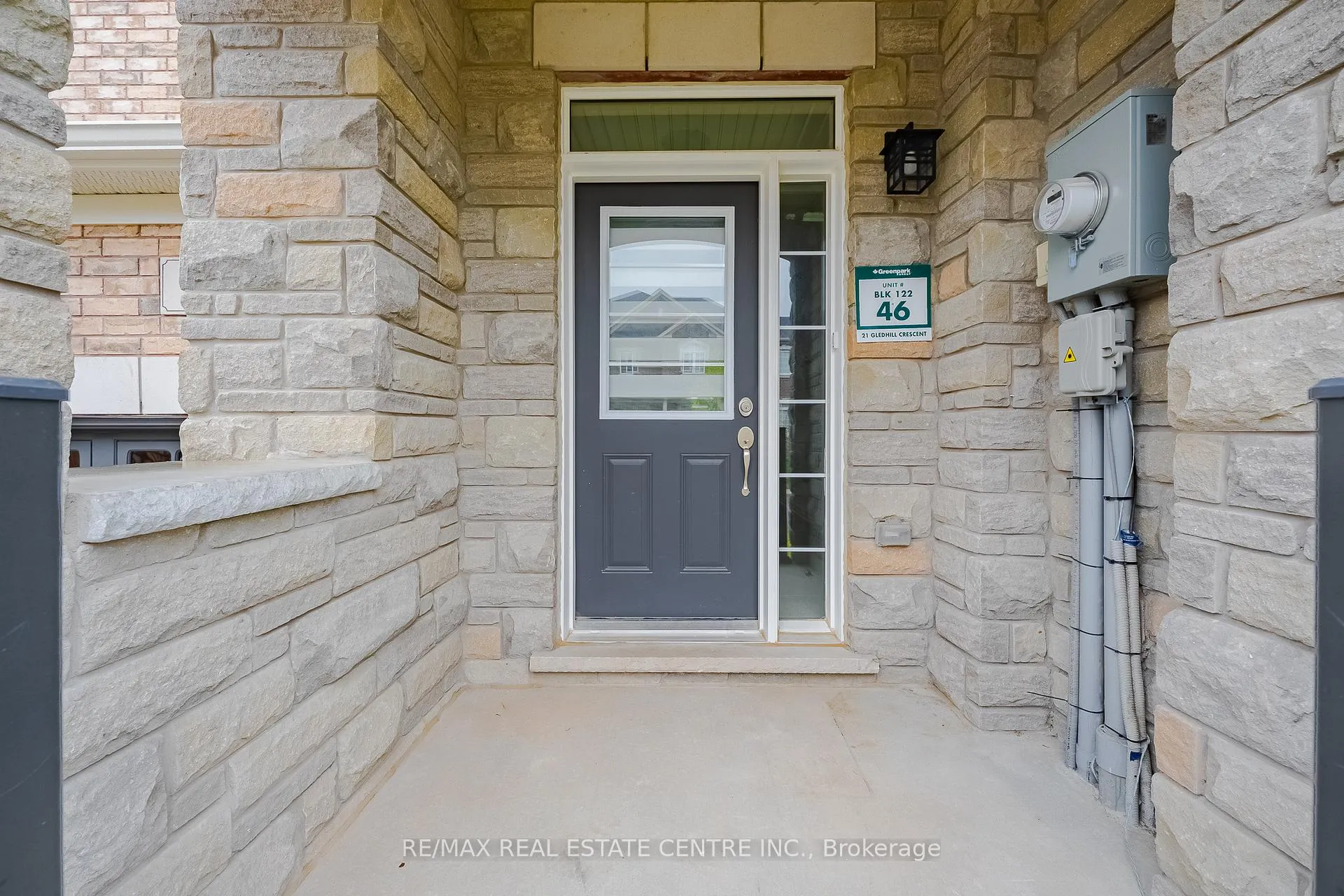Front of 21 Gledhill Crescent