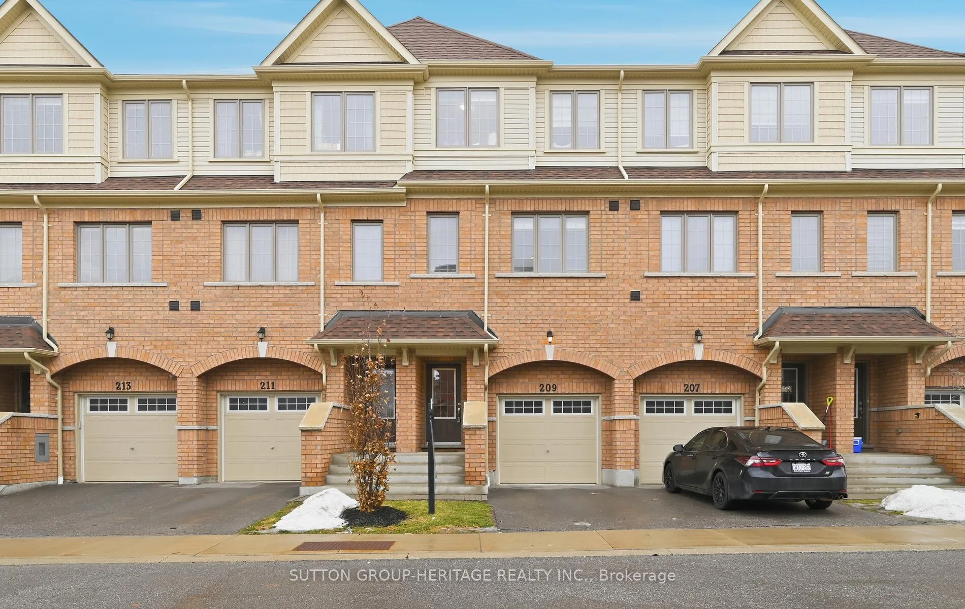 Photo 1 of Unit 44, 209 Danzatore Path, Oshawa, Windfields — HOMEH