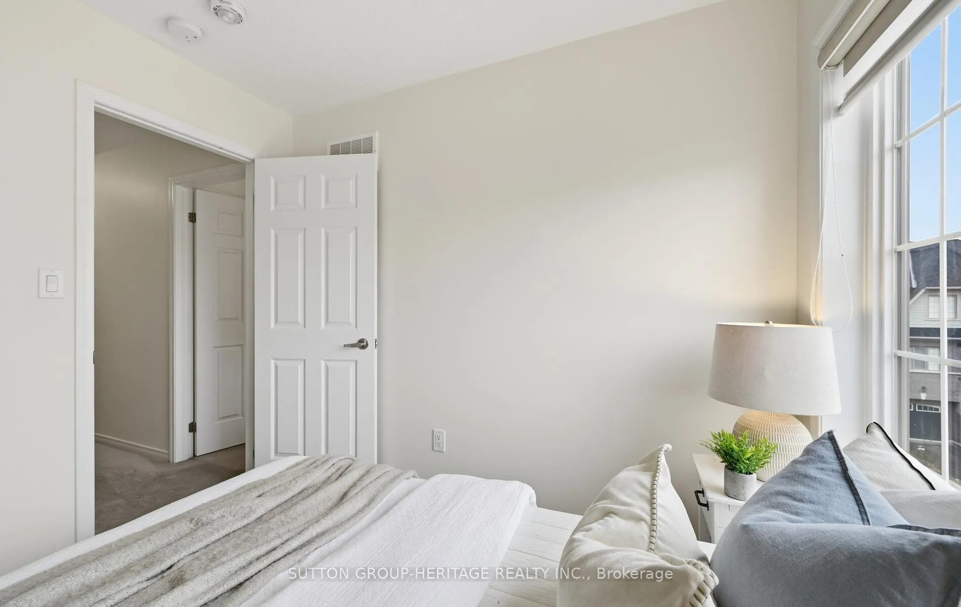 Photo 19 of Unit 44, 209 Danzatore Path, Oshawa, Windfields — HOMEH