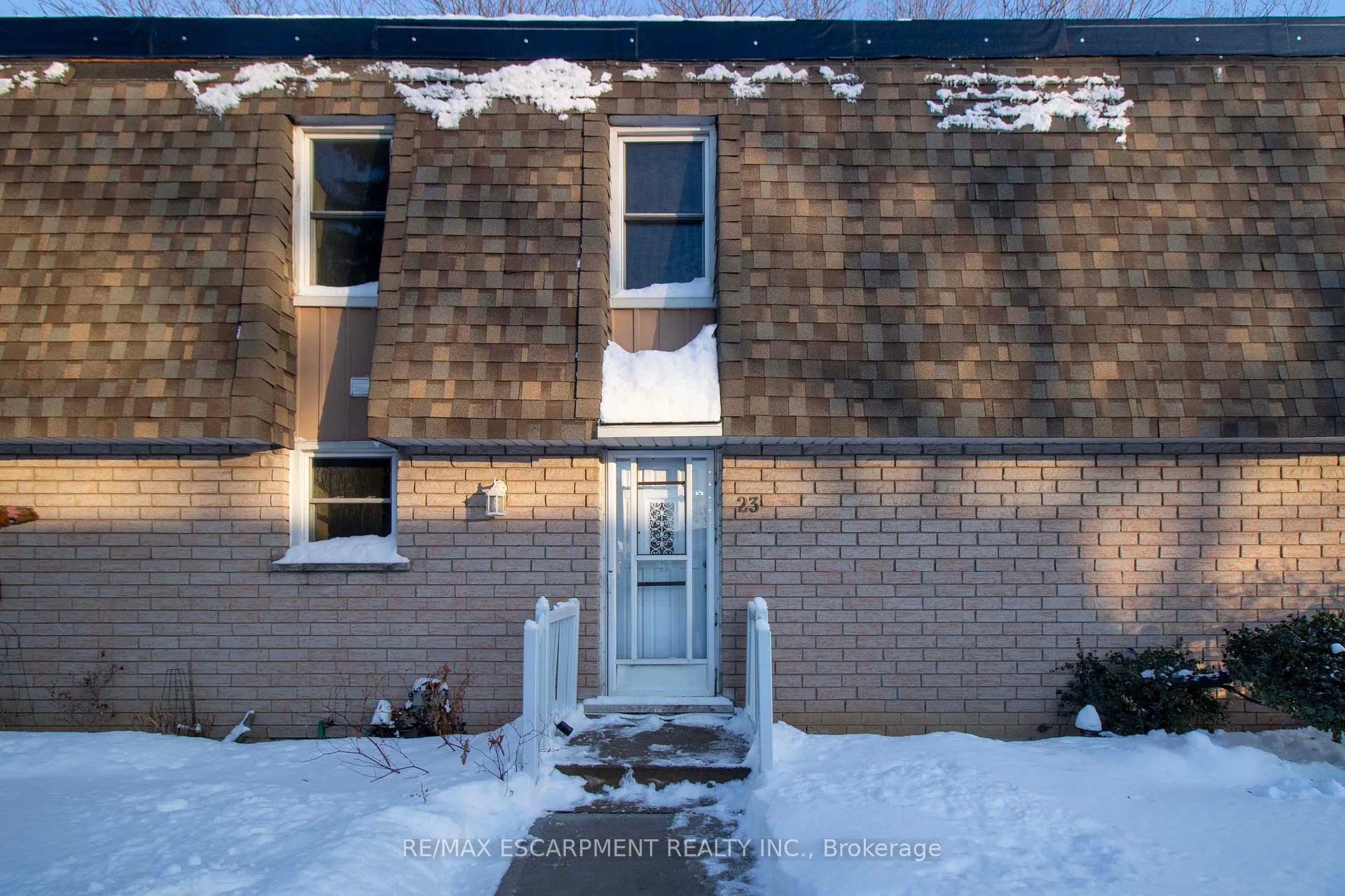 Front of Unit 23, 153 Limeridge Road W