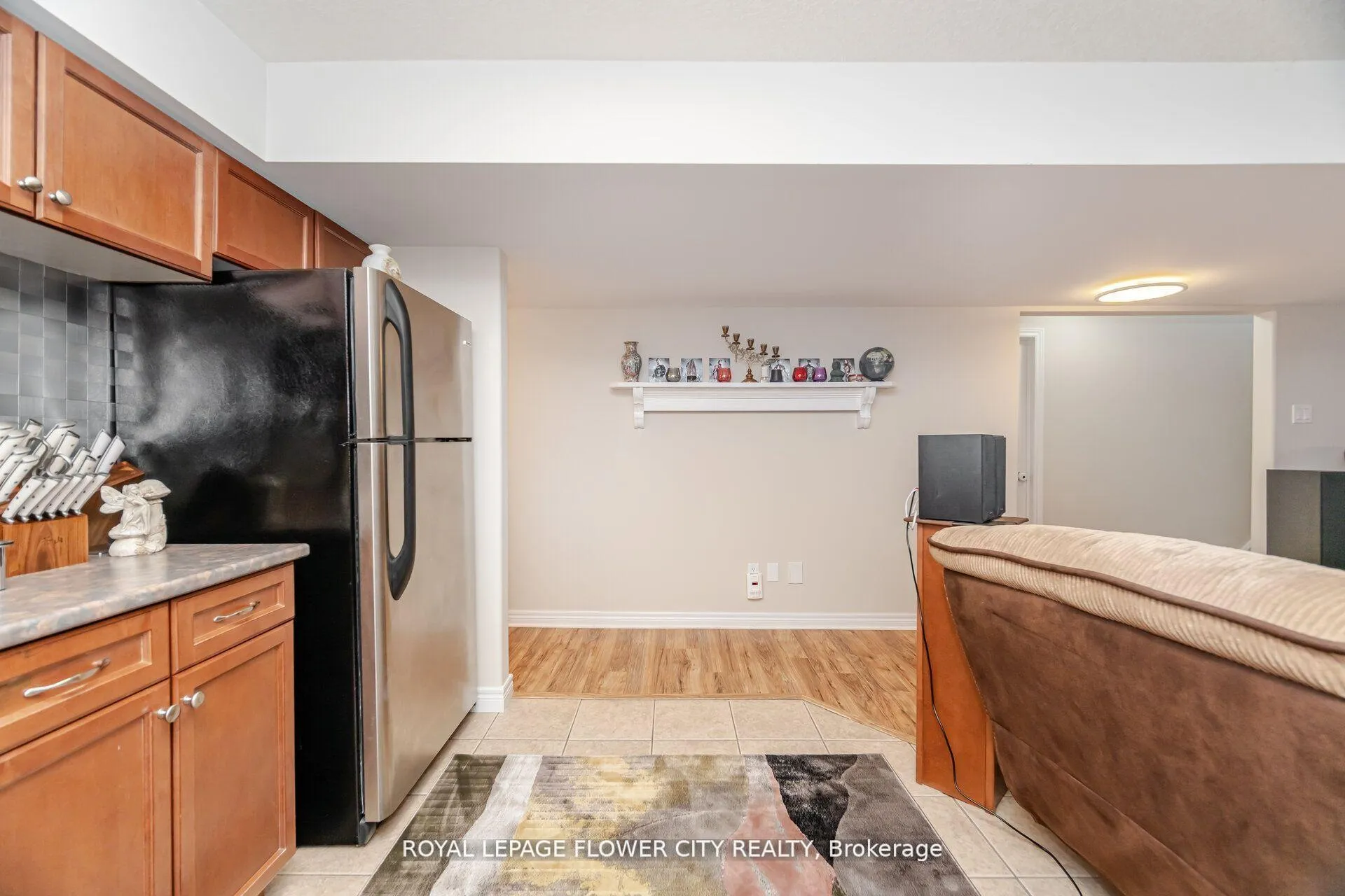 Photo 36 of 908 Gabor Street, London, South L — HOMEH