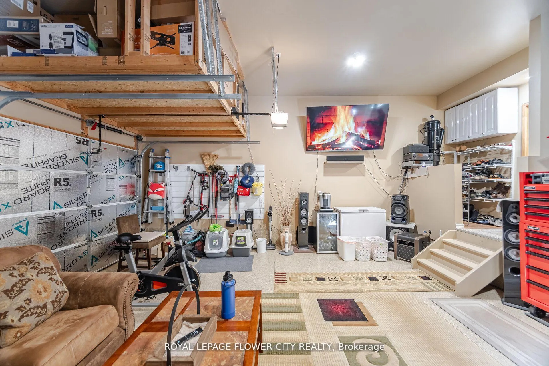 Photo 39 of 908 Gabor Street, London, South L — HOMEH