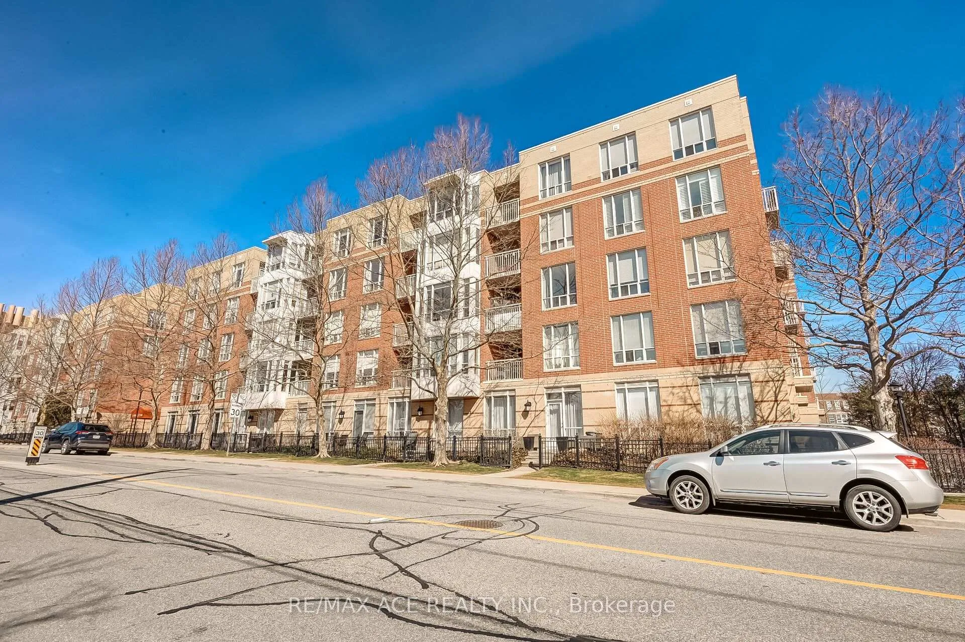 Front of Unit 408, 481 Rosewell Avenue N