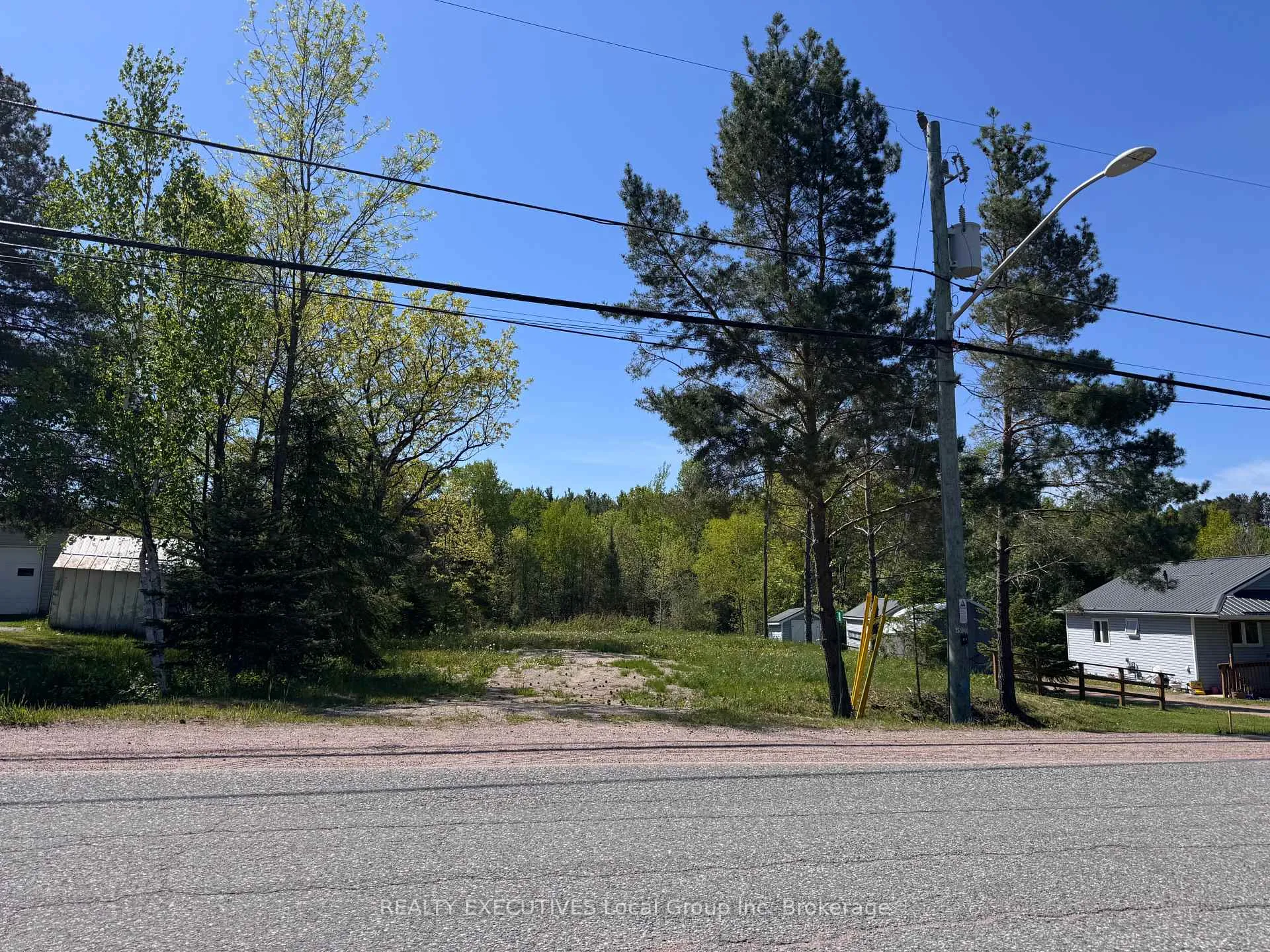 Photo 3 of 91 Memorial Park Drive E, Powassan — HOMEH