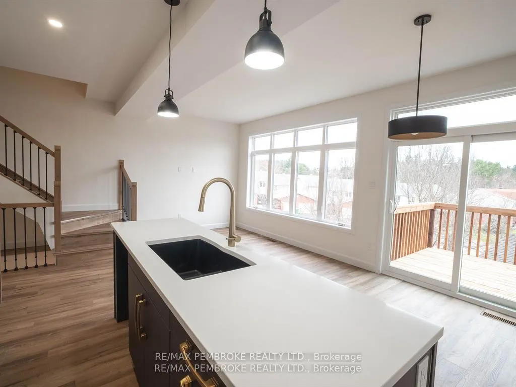 Photo 14 of 11 Northbrook Street, Petawawa — HOMEH