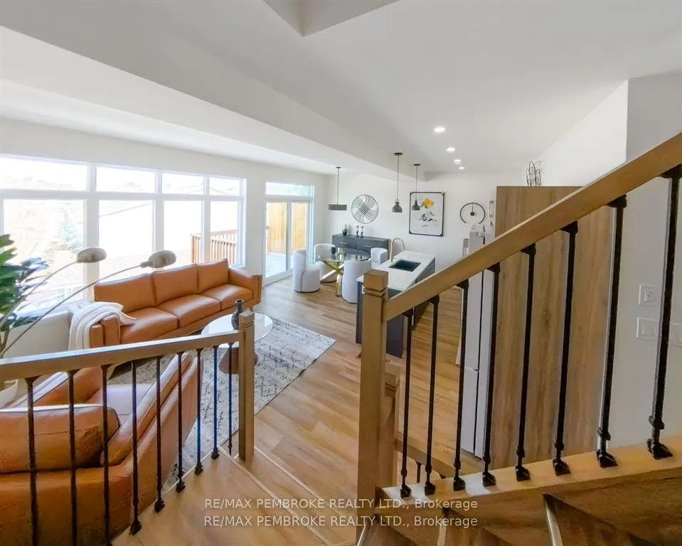 Photo 17 of 11 Northbrook Street, Petawawa — HOMEH