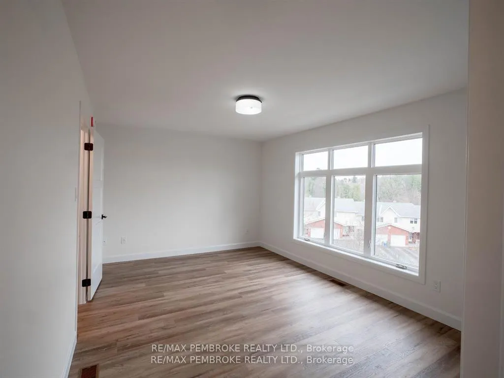 Photo 22 of 11 Northbrook Street, Petawawa — HOMEH