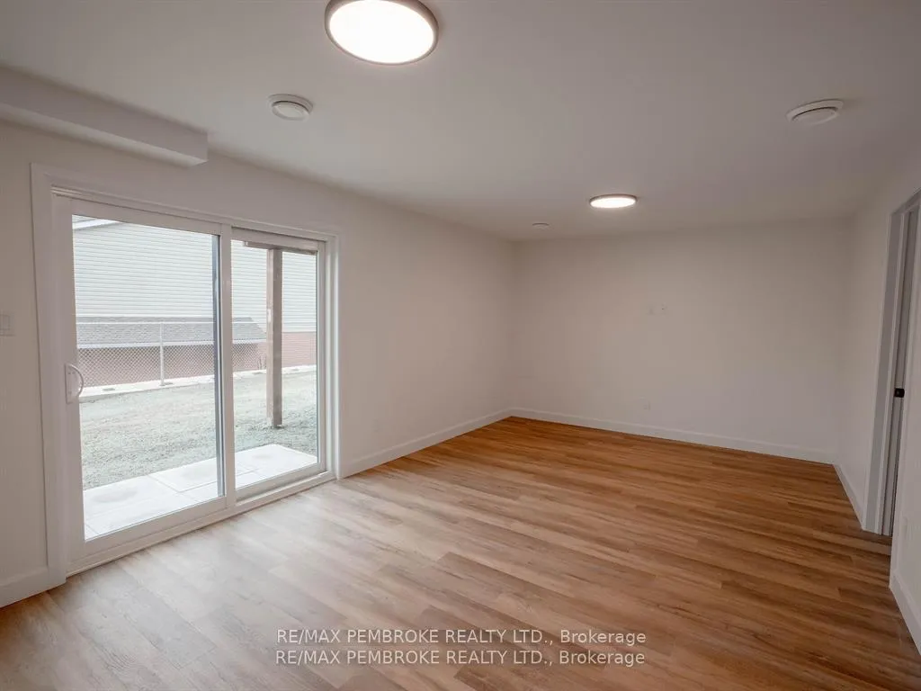 Photo 31 of 11 Northbrook Street, Petawawa — HOMEH