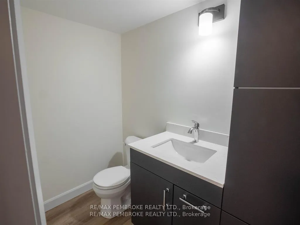 Photo 33 of 11 Northbrook Street, Petawawa — HOMEH