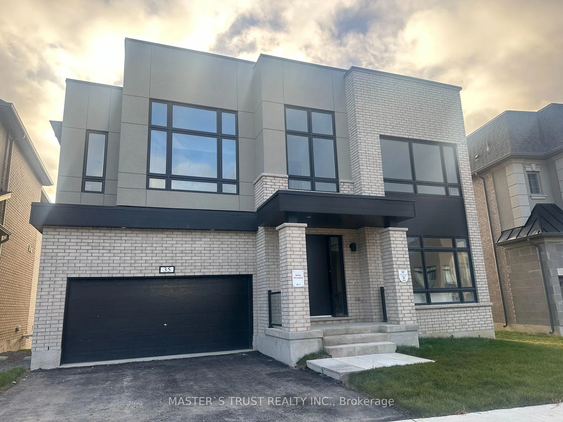 Photo 1 of 35 Meizhou Avenue, Markham, Angus Glen — HOMEH