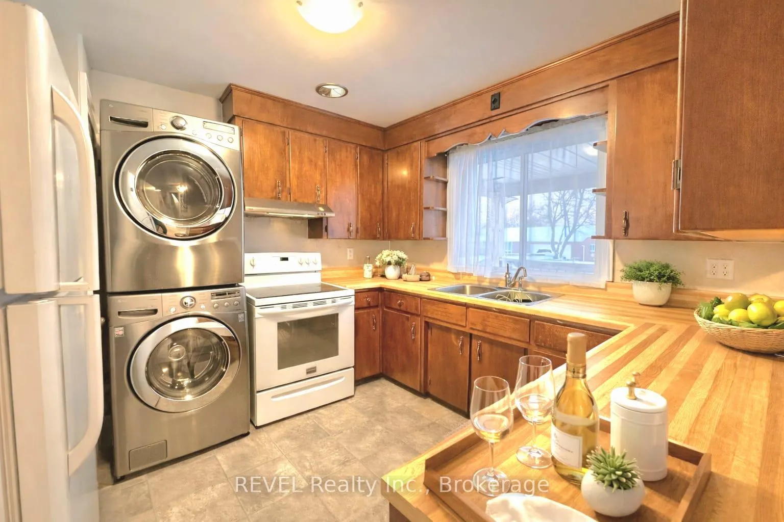 Photo 3 of Unit UPPER, 63 Thompson Avenue, Thorold, Thorold Downtown — HOMEH