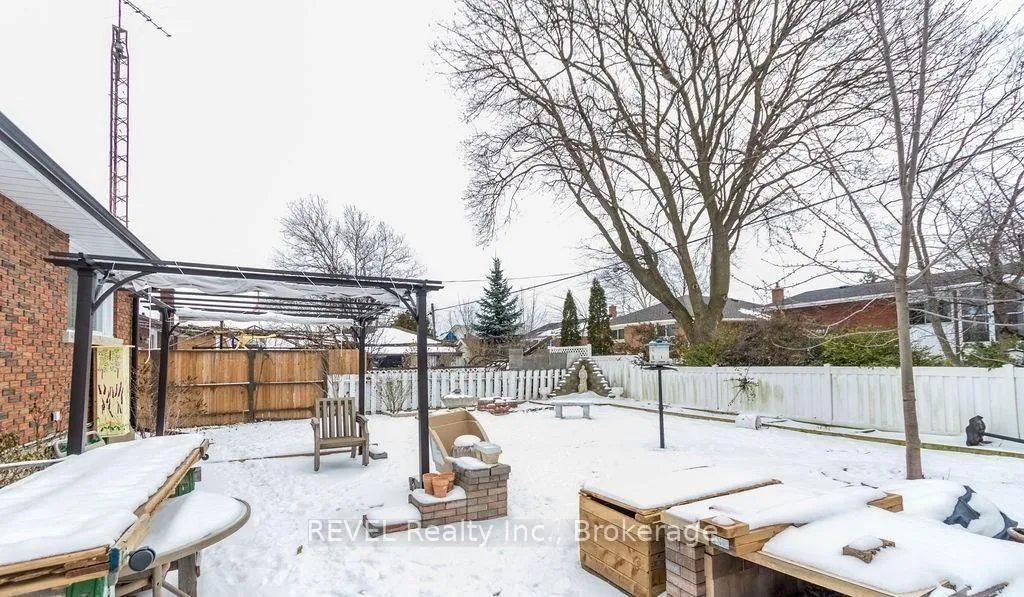 Photo 9 of Unit UPPER, 63 Thompson Avenue, Thorold, Thorold Downtown — HOMEH
