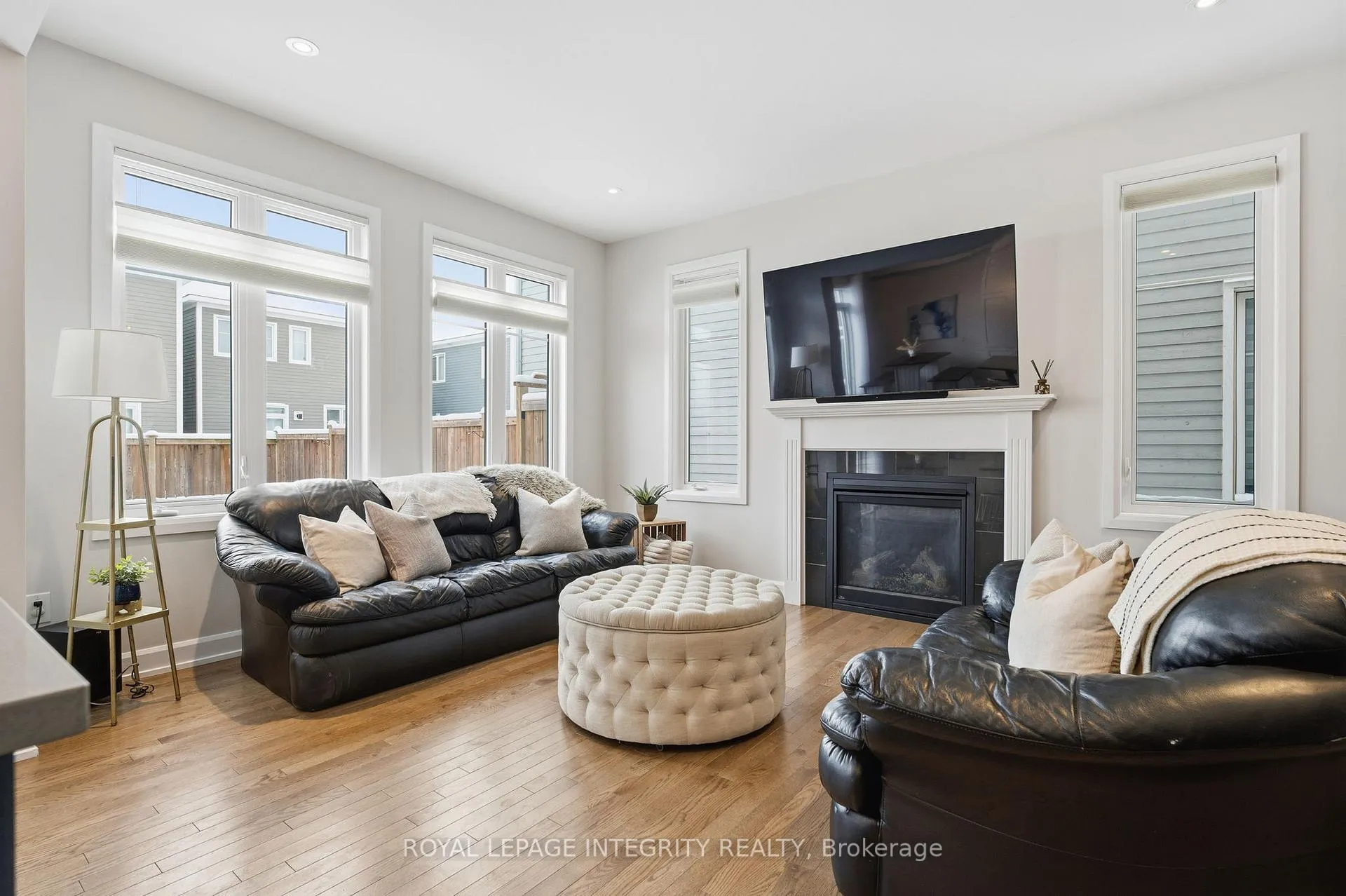 Photo 6 of 52 Hackamore Crescent, Ottawa, Goulbourn Twp From Franktown Rd/South To Rideau — HOMEH