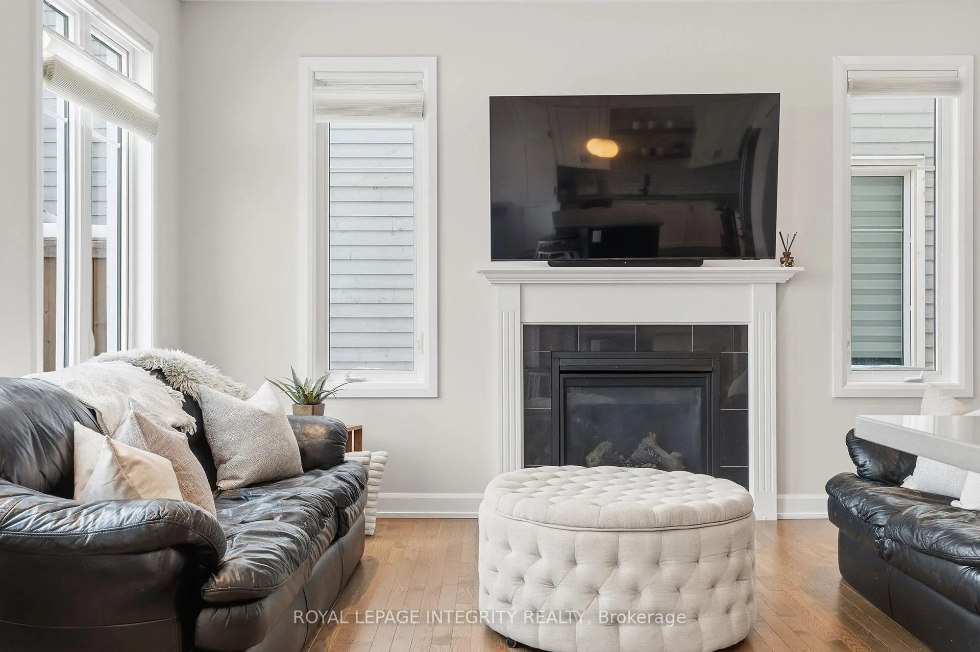 Photo 7 of 52 Hackamore Crescent, Ottawa, Goulbourn Twp From Franktown Rd/South To Rideau — HOMEH