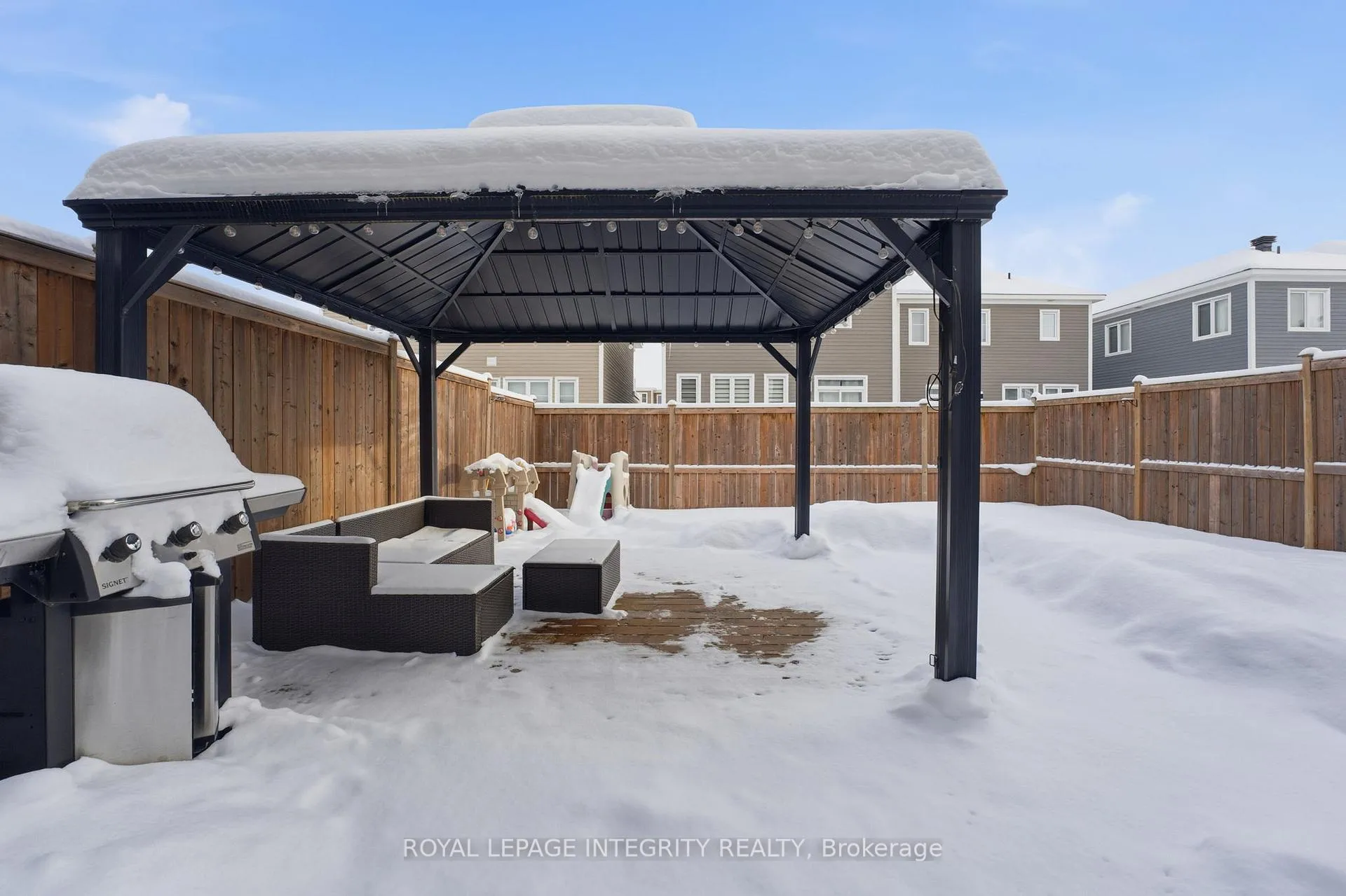 Photo 37 of 52 Hackamore Crescent, Ottawa, Goulbourn Twp From Franktown Rd/South To Rideau — HOMEH