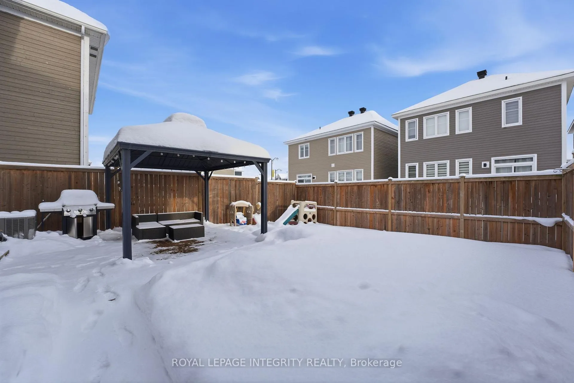 Photo 38 of 52 Hackamore Crescent, Ottawa, Goulbourn Twp From Franktown Rd/South To Rideau — HOMEH