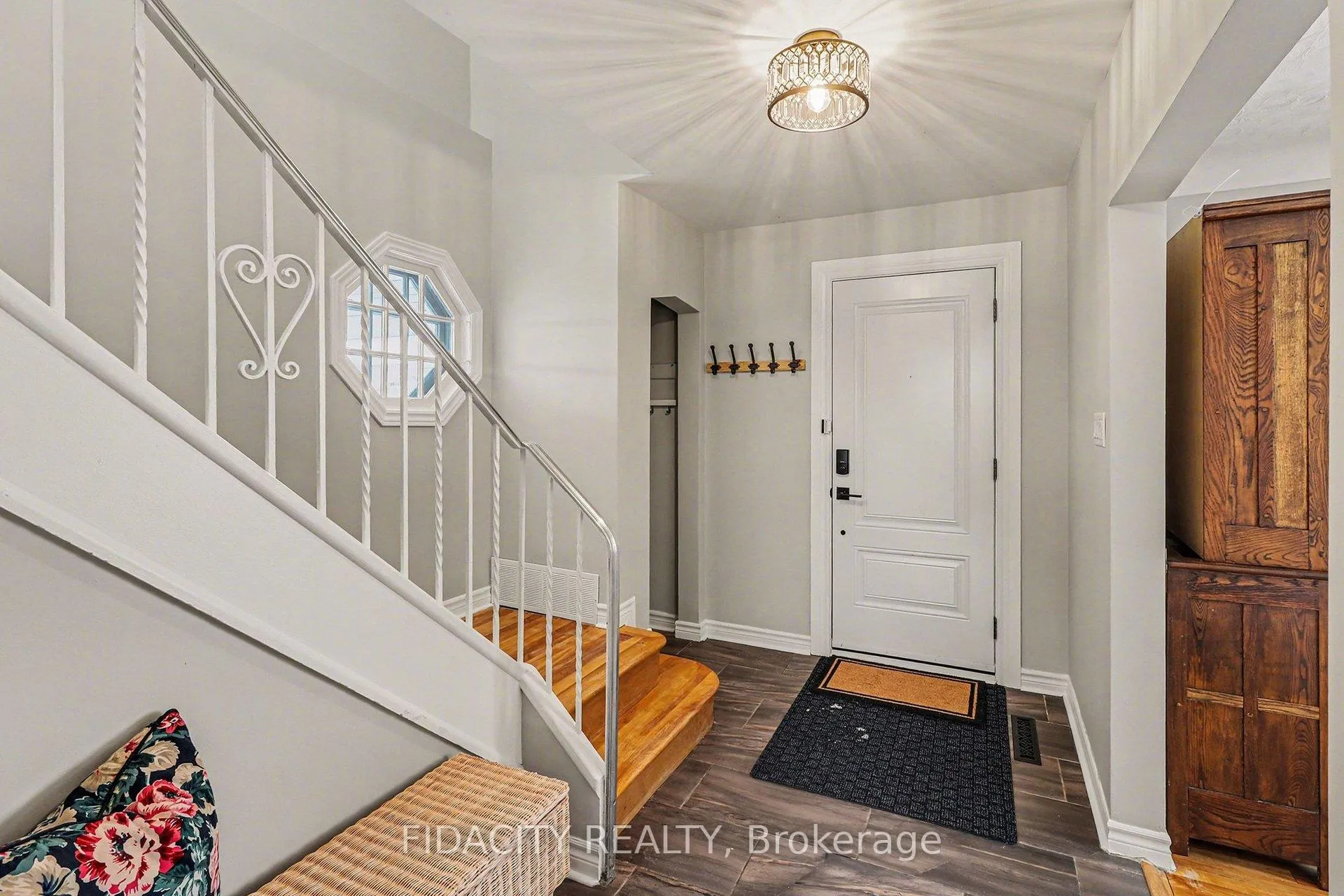 Photo 4 of 758 Smyth Road, Ottawa, Elmvale Acres — HOMEH