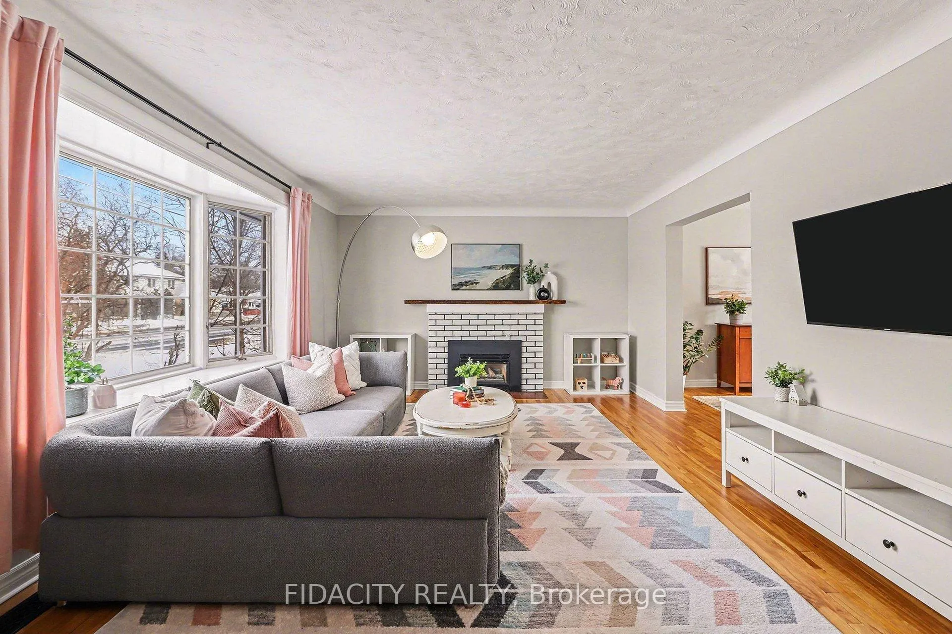 Photo 5 of 758 Smyth Road, Ottawa, Elmvale Acres — HOMEH