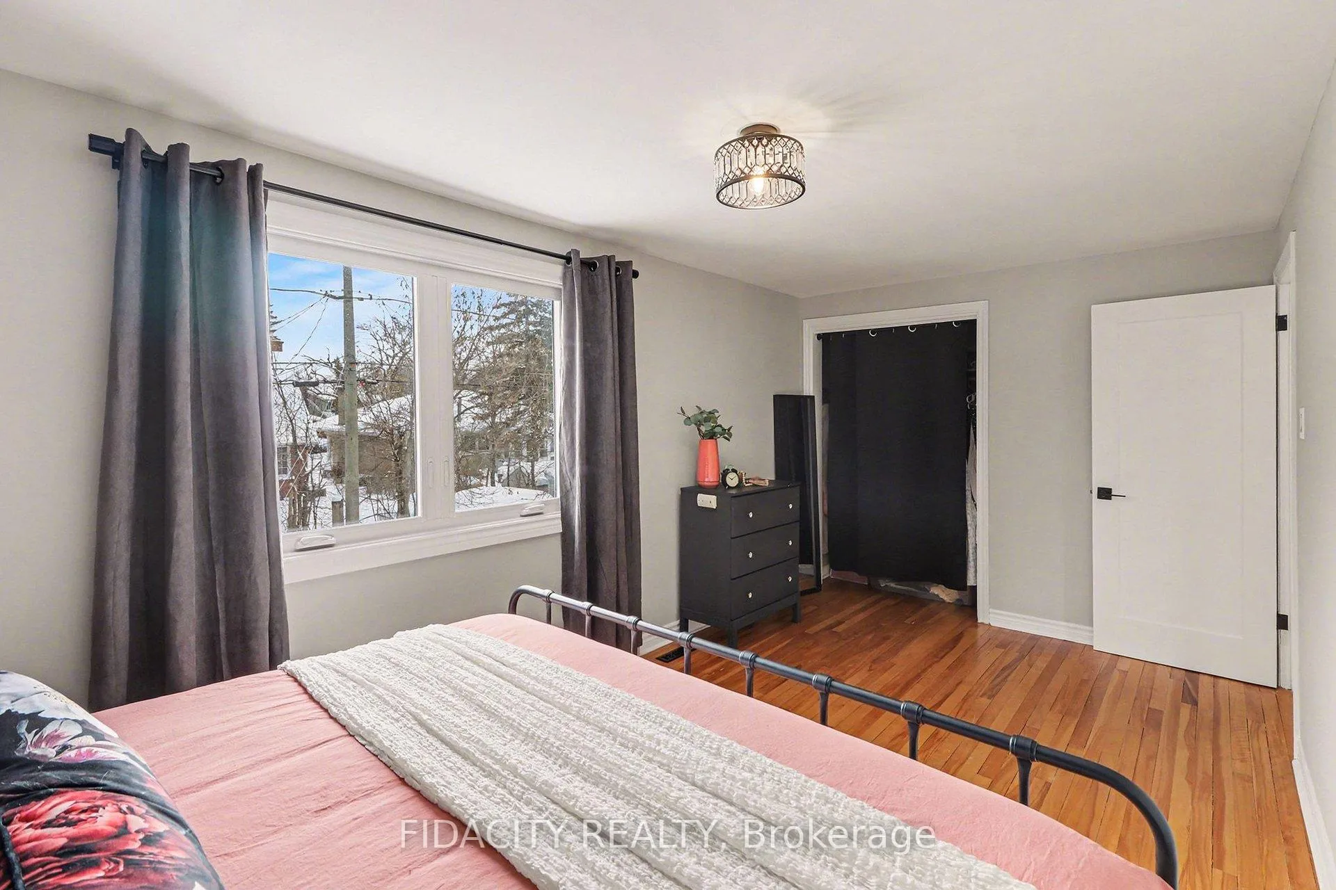 Photo 18 of 758 Smyth Road, Ottawa, Elmvale Acres — HOMEH