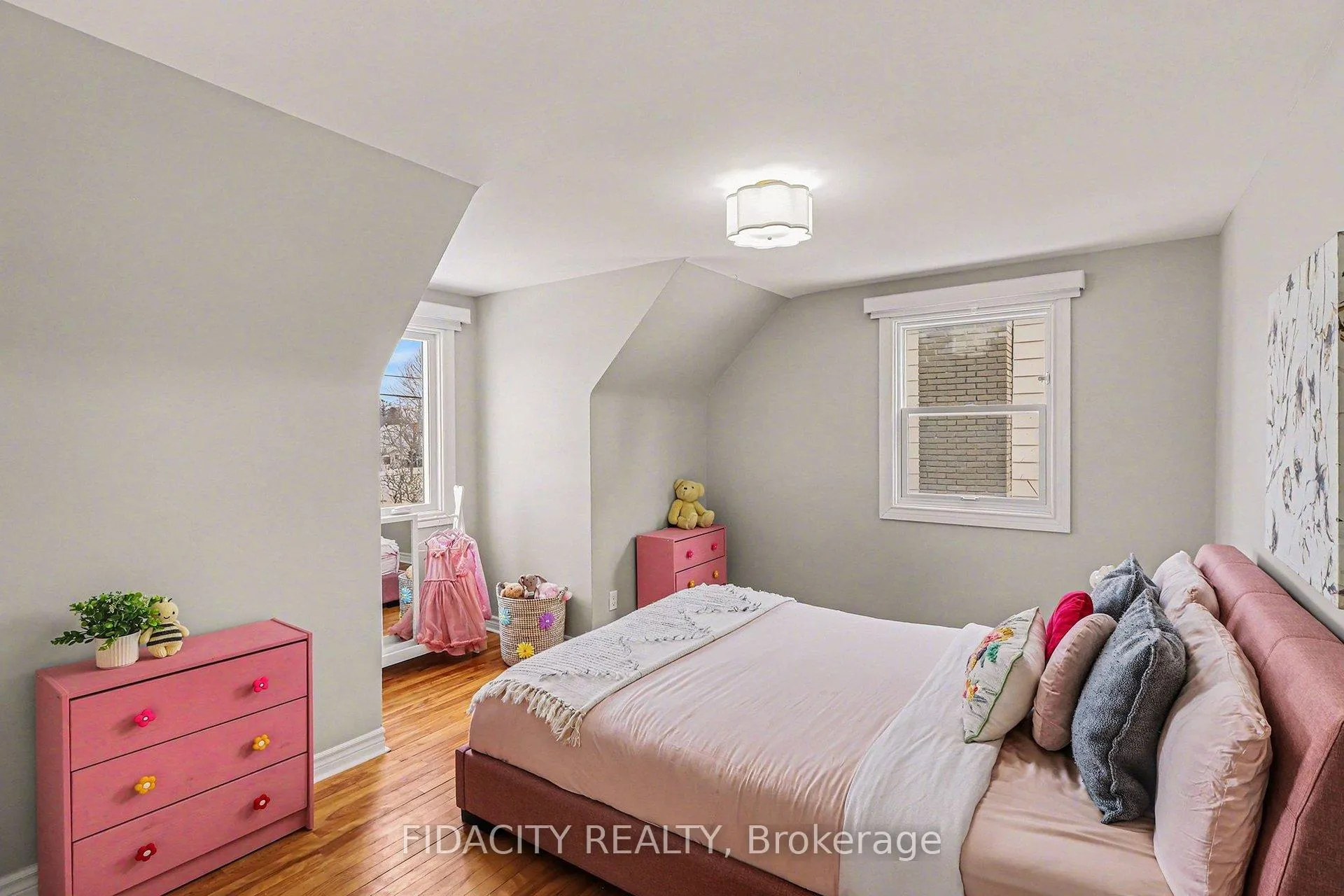 Photo 19 of 758 Smyth Road, Ottawa, Elmvale Acres — HOMEH