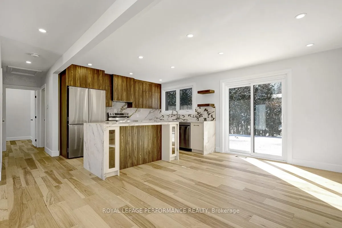 Photo 4 of 52 Glenridge Road, Ottawa, Meadowlands/Crestview — HOMEH