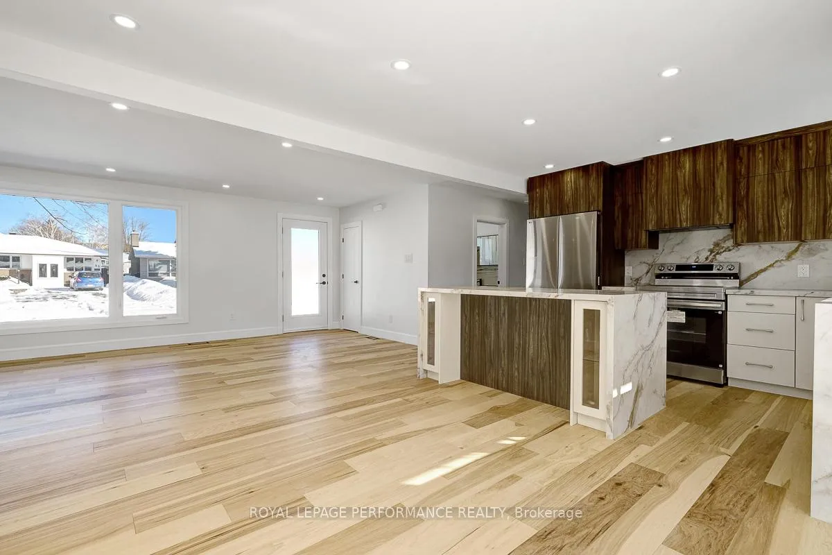 Photo 5 of 52 Glenridge Road, Ottawa, Meadowlands/Crestview — HOMEH