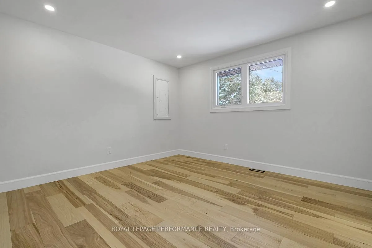 Photo 9 of 52 Glenridge Road, Ottawa, Meadowlands/Crestview — HOMEH