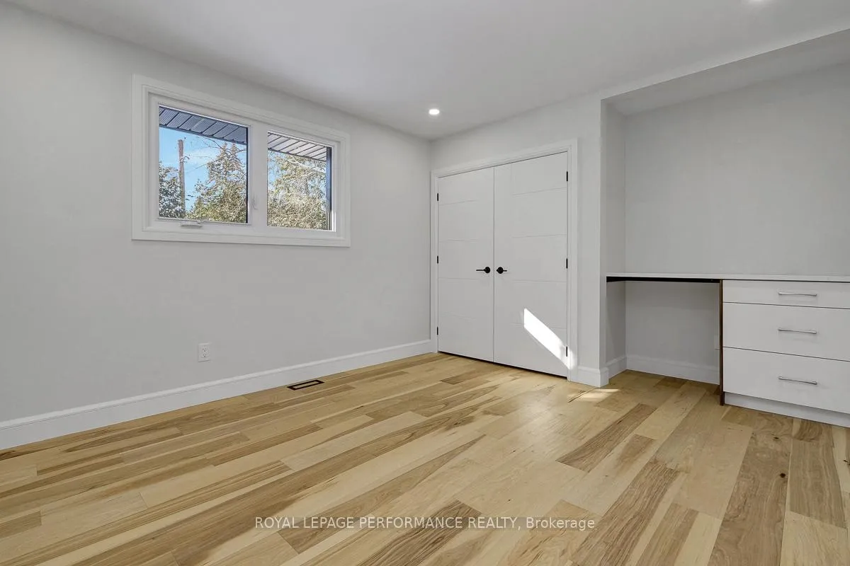 Photo 10 of 52 Glenridge Road, Ottawa, Meadowlands/Crestview — HOMEH