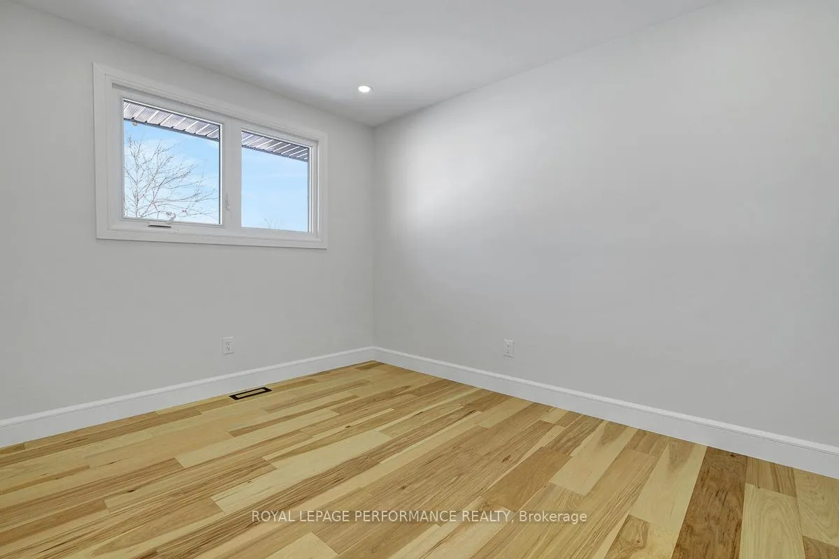 Photo 13 of 52 Glenridge Road, Ottawa, Meadowlands/Crestview — HOMEH
