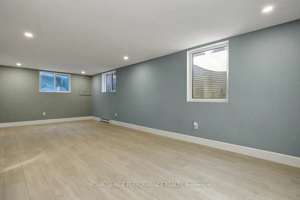 Photo 16 of 52 Glenridge Road, Ottawa, Meadowlands/Crestview — HOMEH