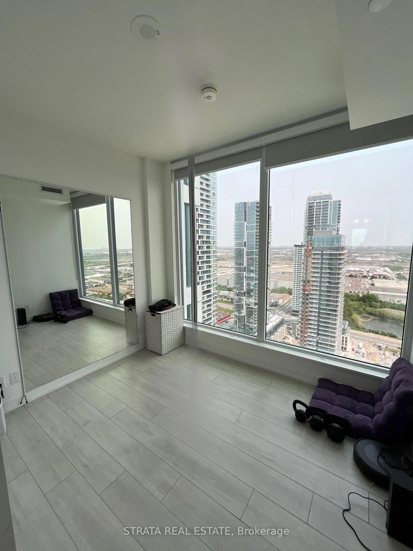 Photo 5 of Unit 4203, 5 Buttermill Avenue, Vaughan, Vaughan Corporate Centre — HOMEH