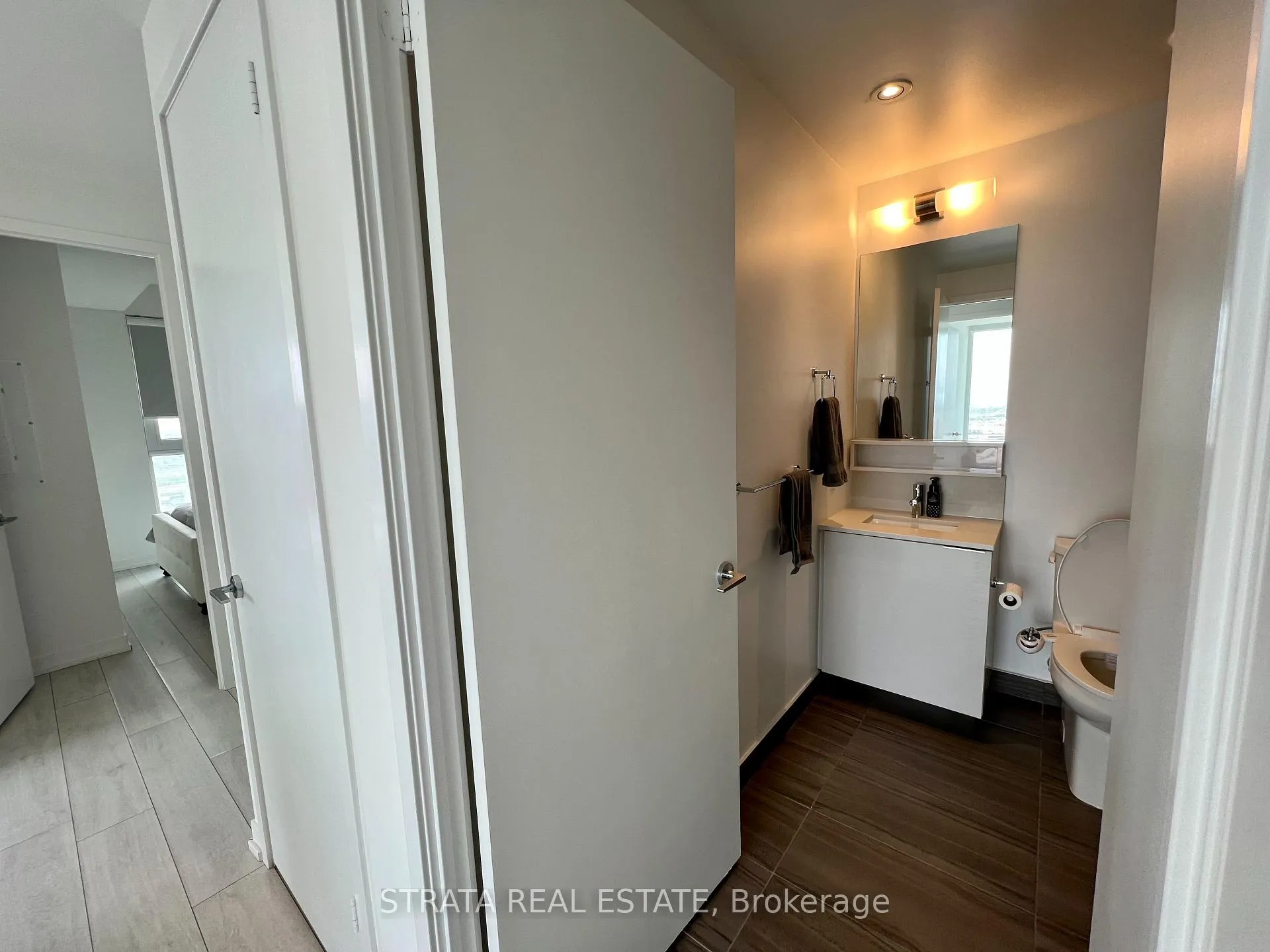 Photo 6 of Unit 4203, 5 Buttermill Avenue, Vaughan, Vaughan Corporate Centre — HOMEH