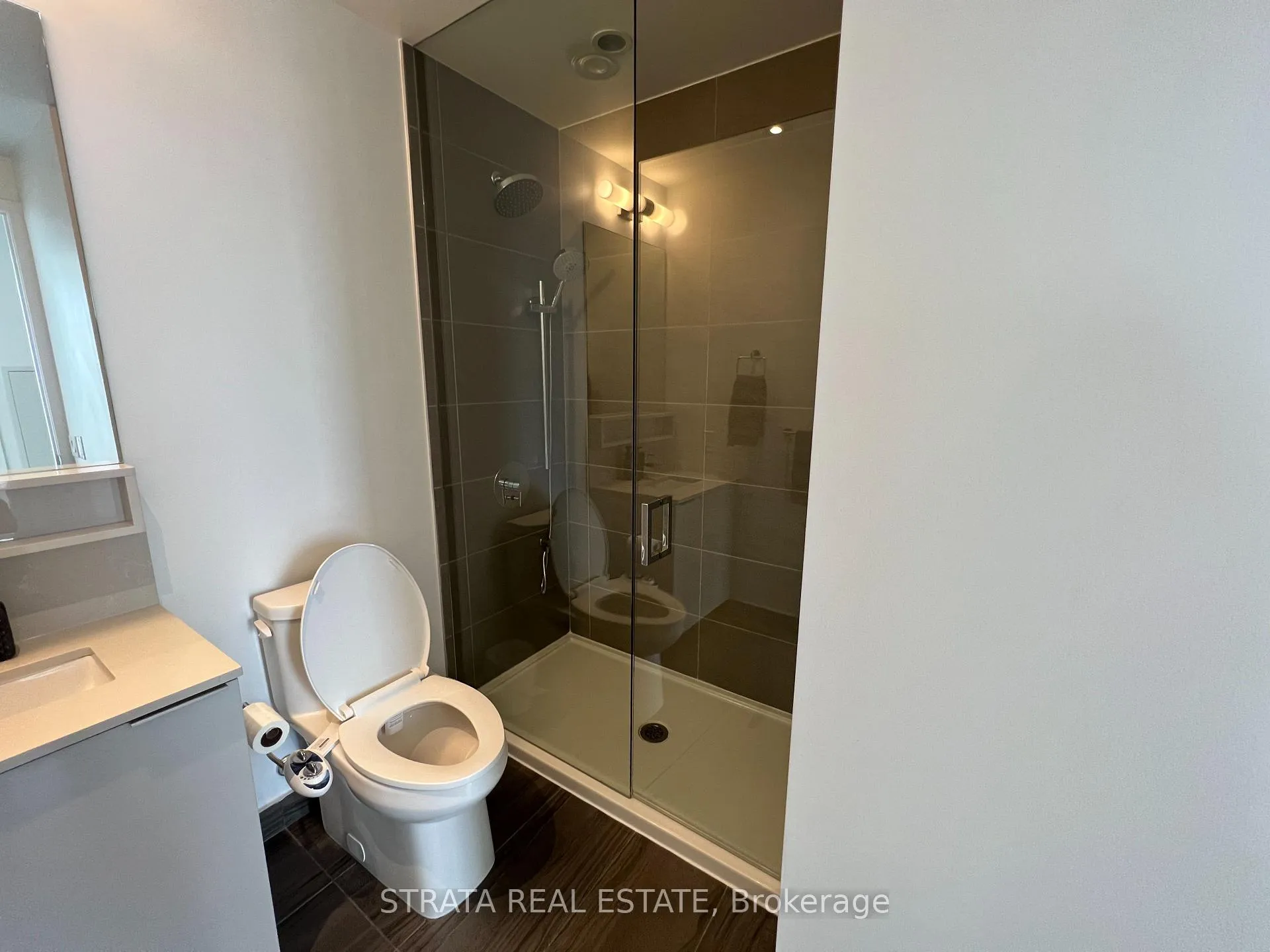 Photo 7 of Unit 4203, 5 Buttermill Avenue, Vaughan, Vaughan Corporate Centre — HOMEH