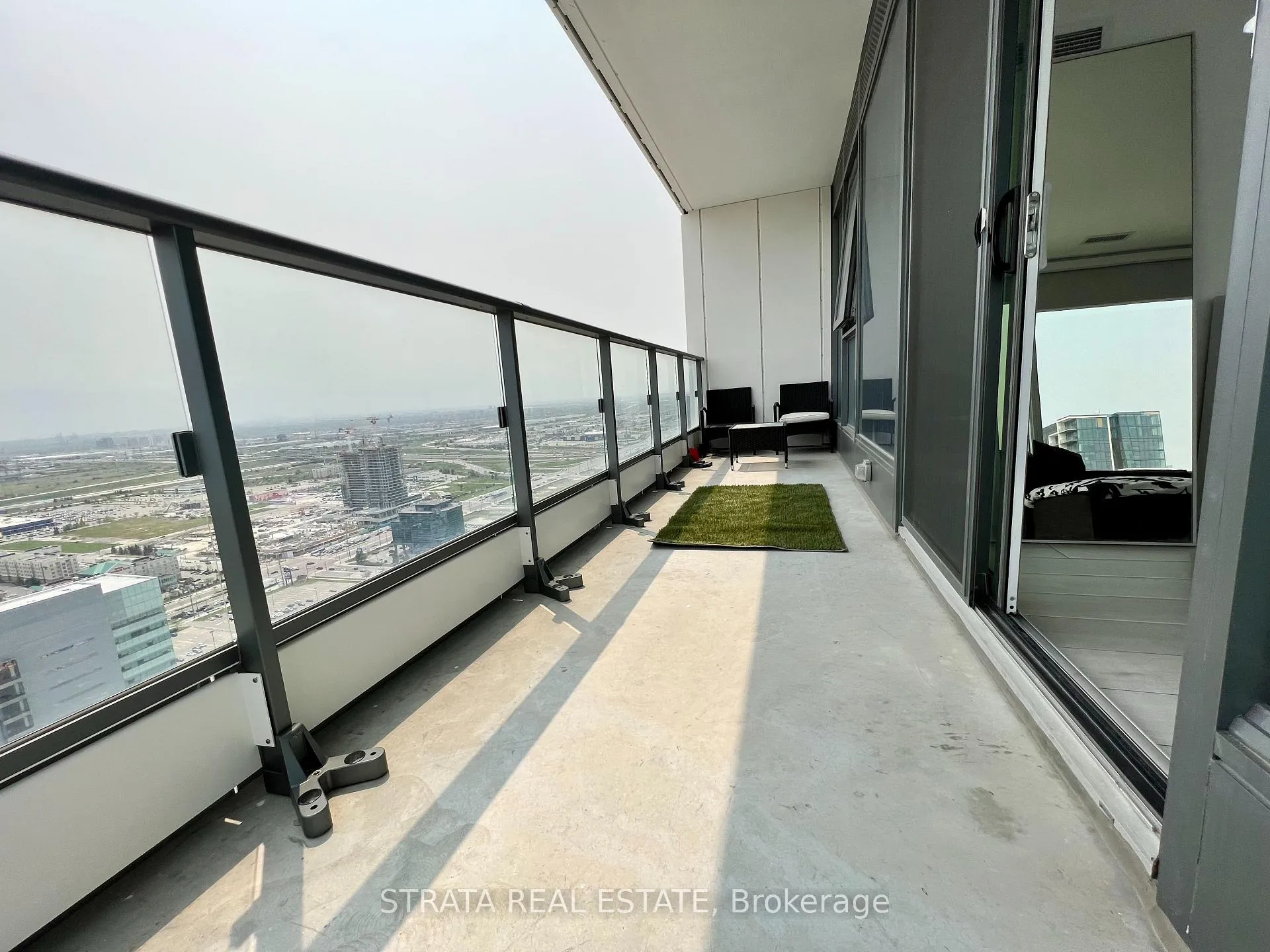 Photo 17 of Unit 4203, 5 Buttermill Avenue, Vaughan, Vaughan Corporate Centre — HOMEH