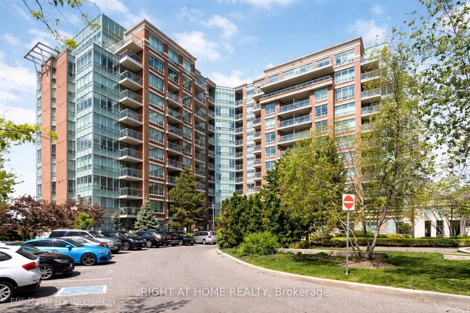 Front of Unit 515, 48 Suncrest Boulevard