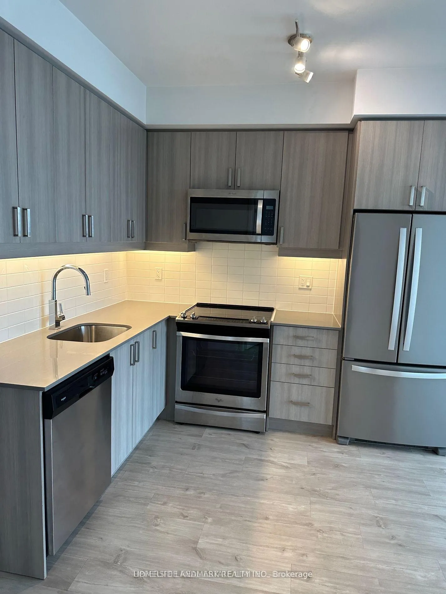 Photo 6 of Unit 1702, 7895 Jane Street, Vaughan, Concord — HOMEH