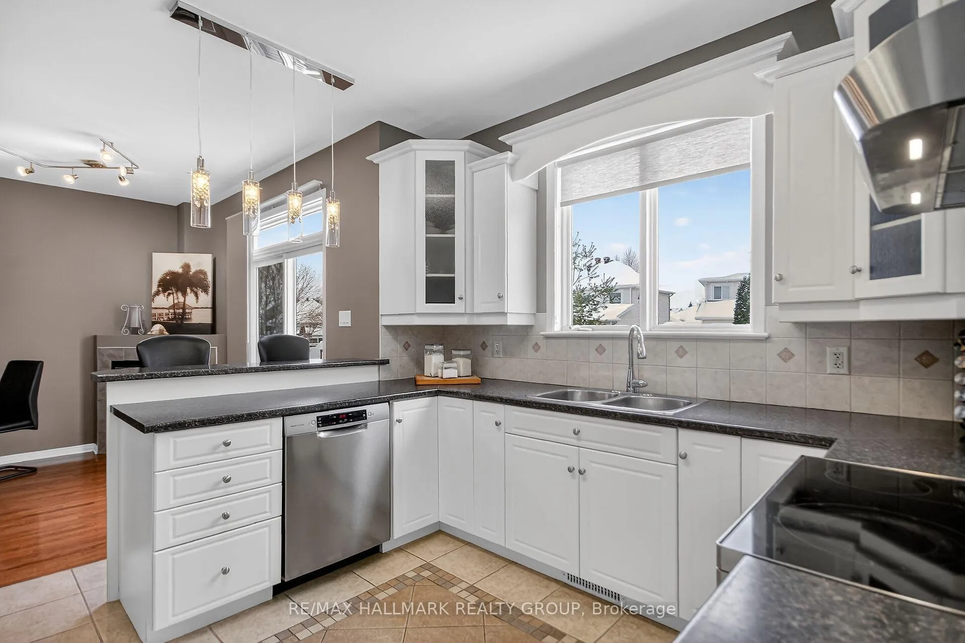 Photo 4 of 355 West Ridge Drive, Ottawa, Stittsville (South) — HOMEH