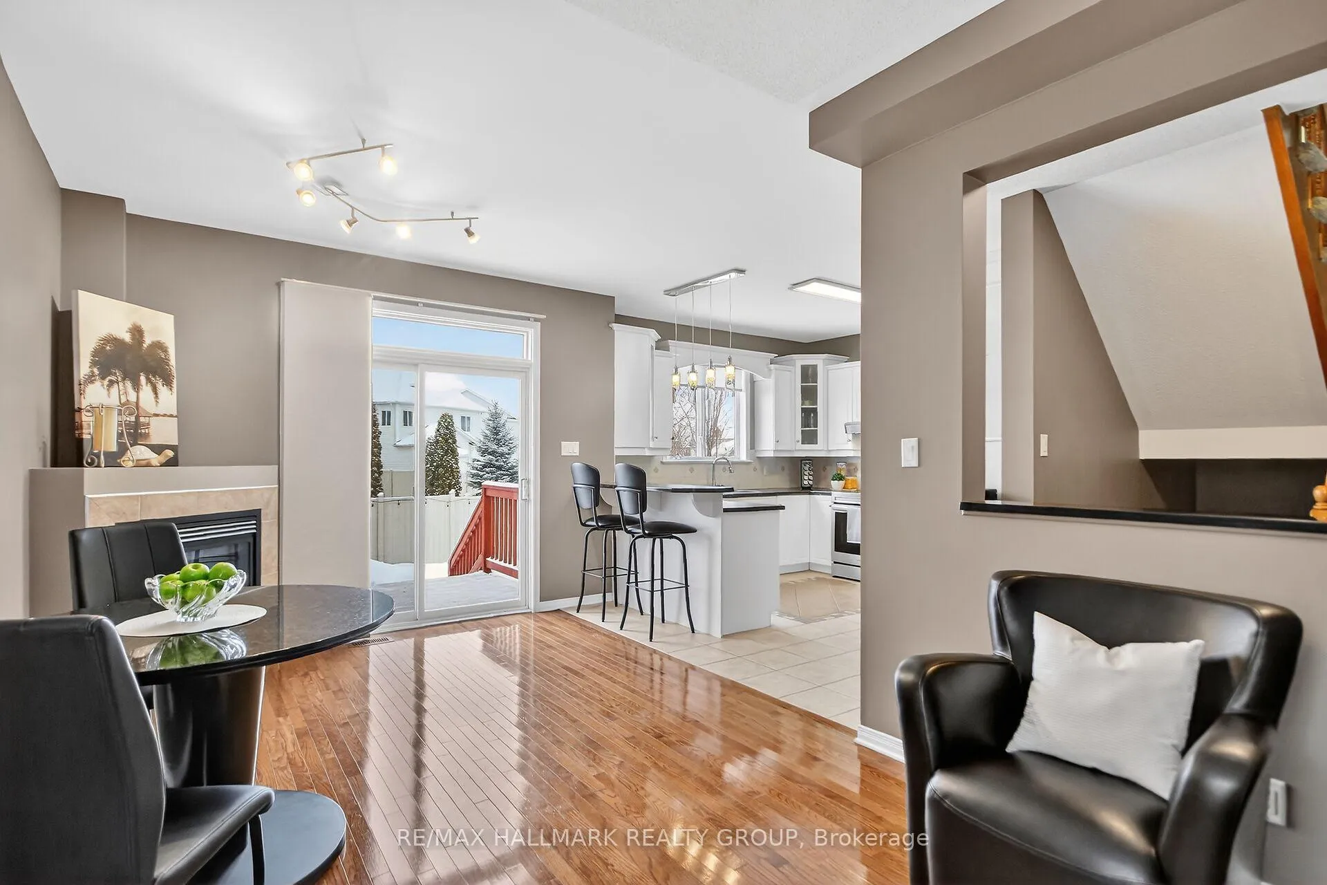 Photo 9 of 355 West Ridge Drive, Ottawa, Stittsville (South) — HOMEH